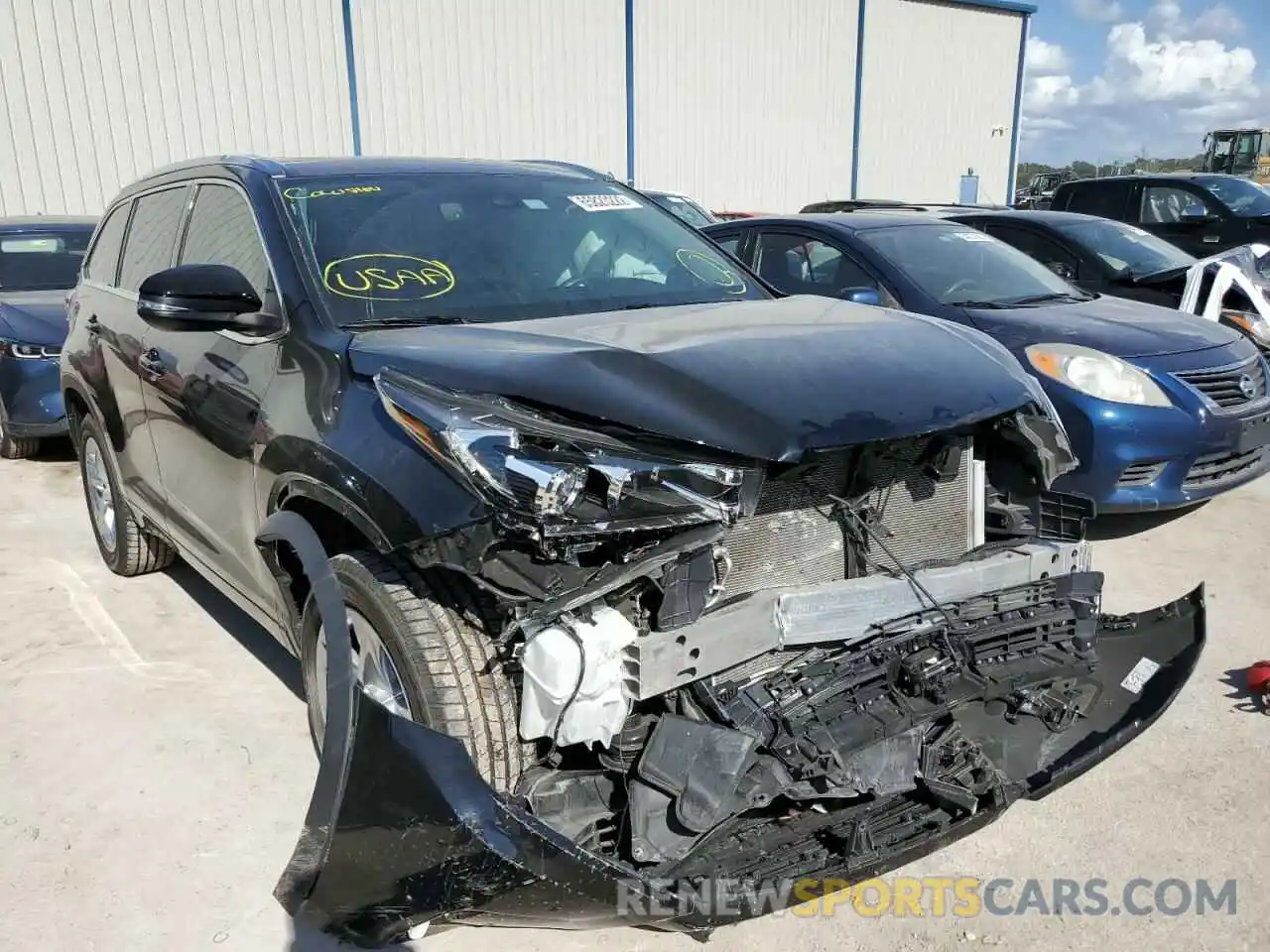 1 Photograph of a damaged car 5TDYZRFH9KS332240 TOYOTA HIGHLANDER 2019