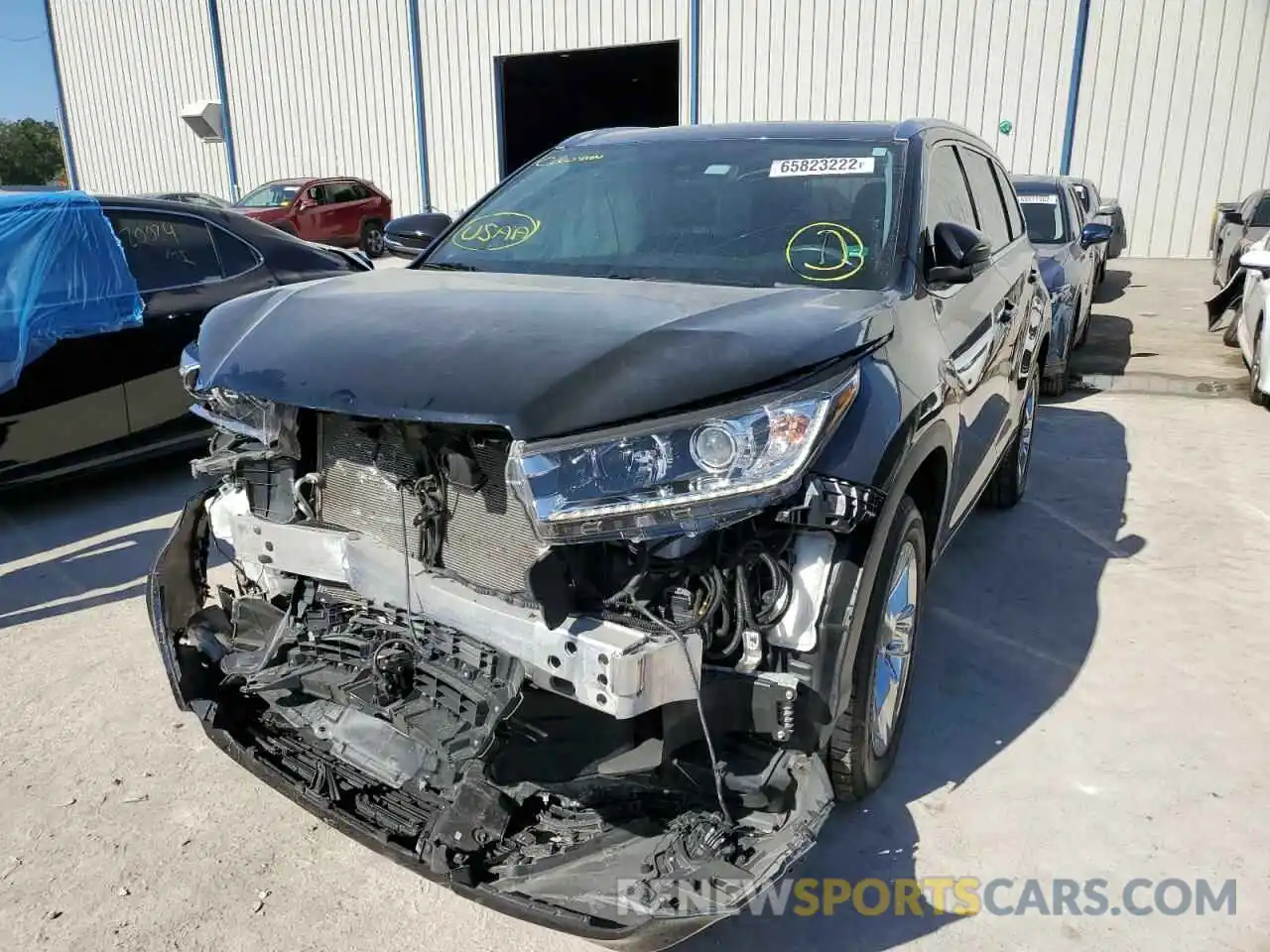 2 Photograph of a damaged car 5TDYZRFH9KS332240 TOYOTA HIGHLANDER 2019