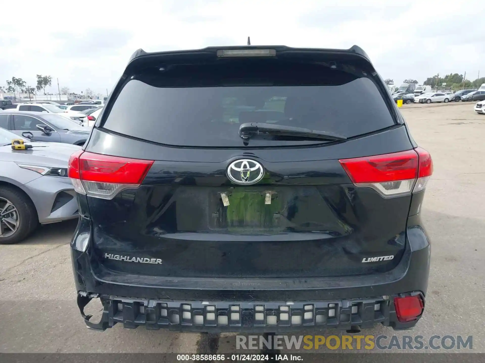 16 Photograph of a damaged car 5TDYZRFH9KS339737 TOYOTA HIGHLANDER 2019