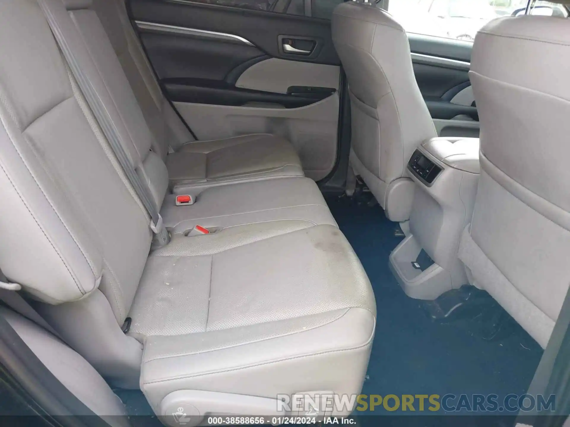 8 Фотография поврежденного автомобиля 5TDYZRFH9KS339737 TOYOTA HIGHLANDER 2019