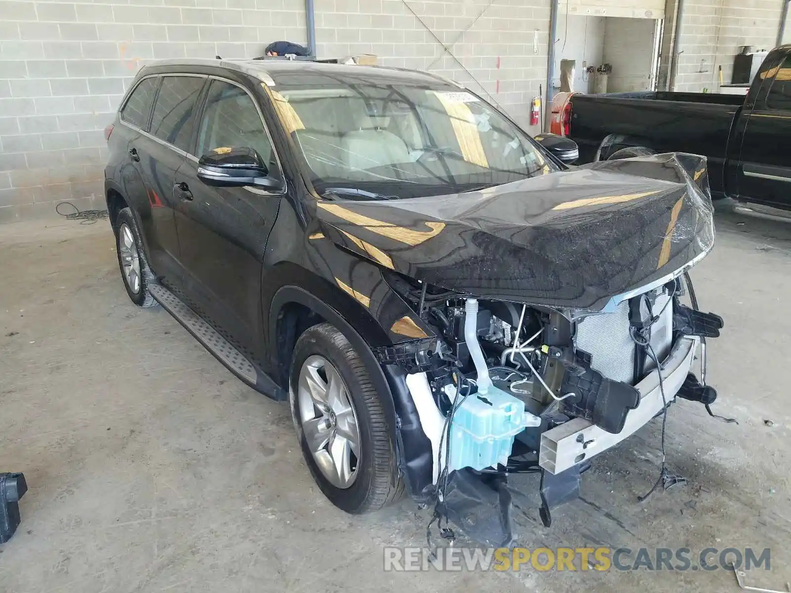 1 Photograph of a damaged car 5TDYZRFH9KS349121 TOYOTA HIGHLANDER 2019