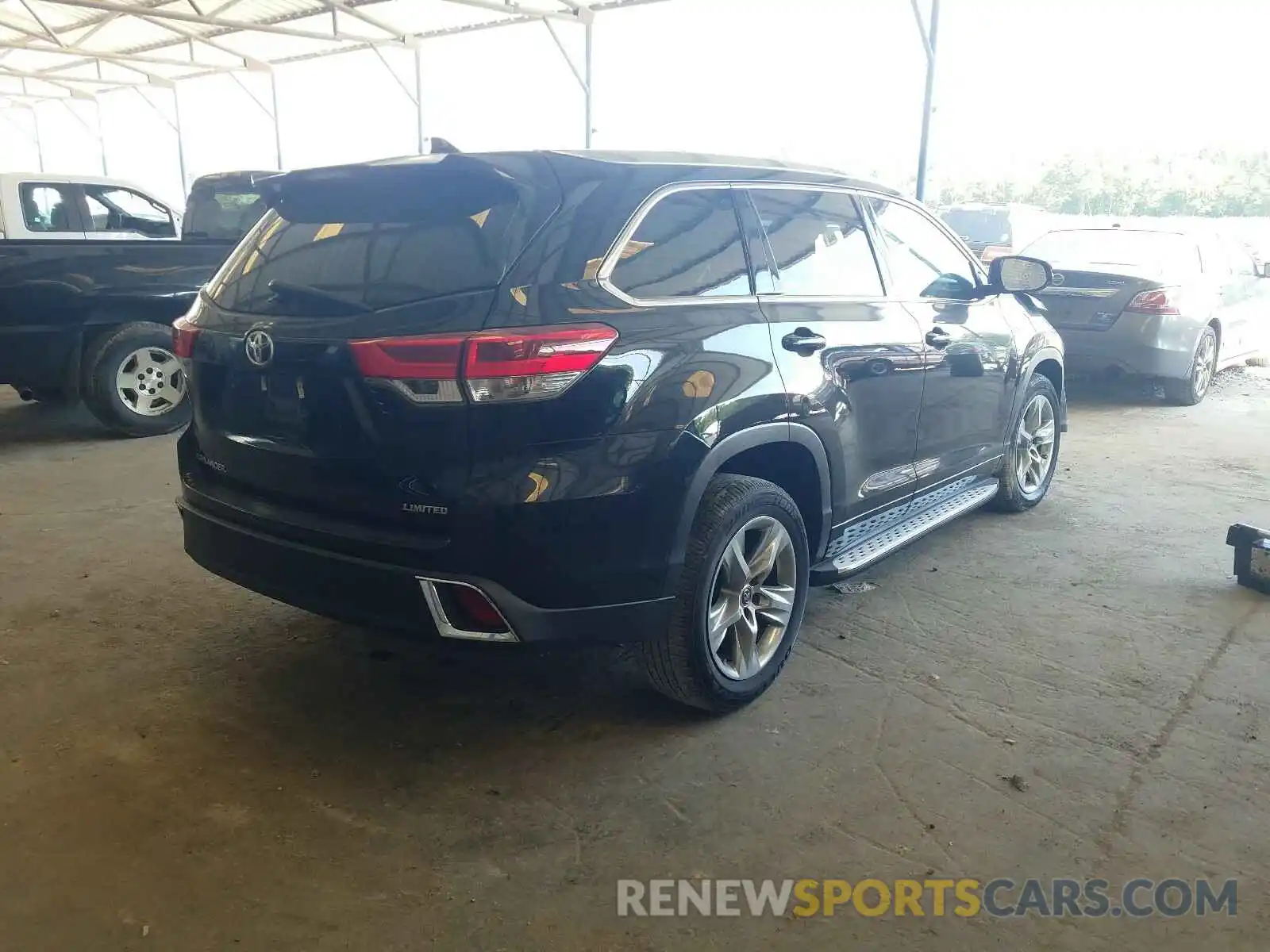 4 Photograph of a damaged car 5TDYZRFH9KS349121 TOYOTA HIGHLANDER 2019