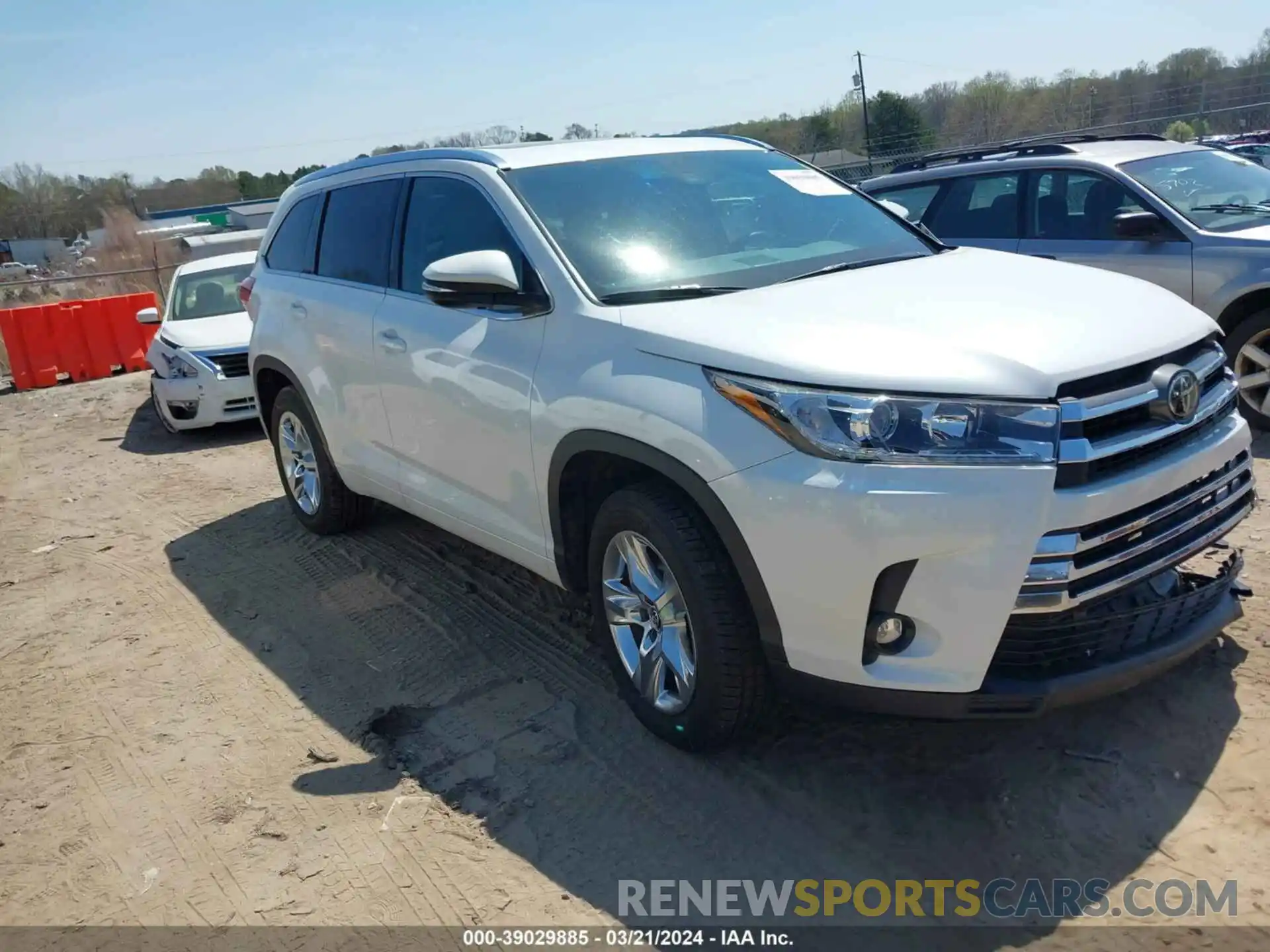 1 Photograph of a damaged car 5TDYZRFHXKS302387 TOYOTA HIGHLANDER 2019