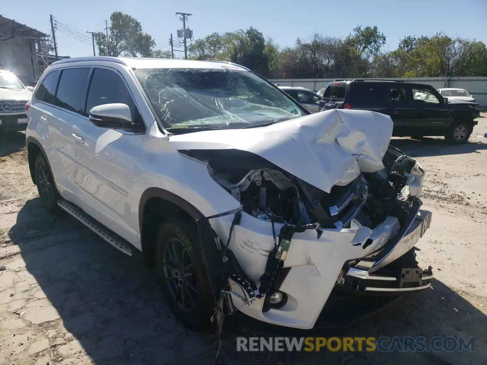 1 Photograph of a damaged car 5TDYZRFHXKS305323 TOYOTA HIGHLANDER 2019