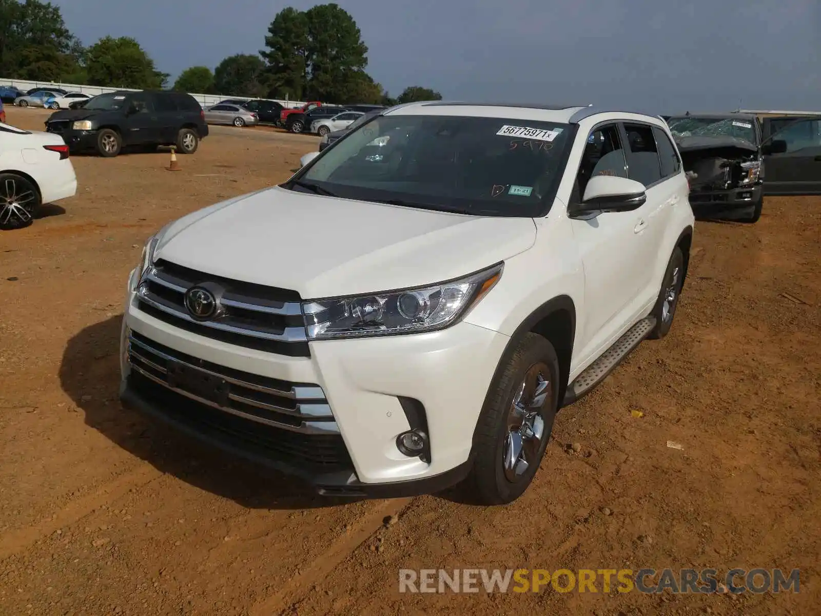 2 Photograph of a damaged car 5TDYZRFHXKS305970 TOYOTA HIGHLANDER 2019