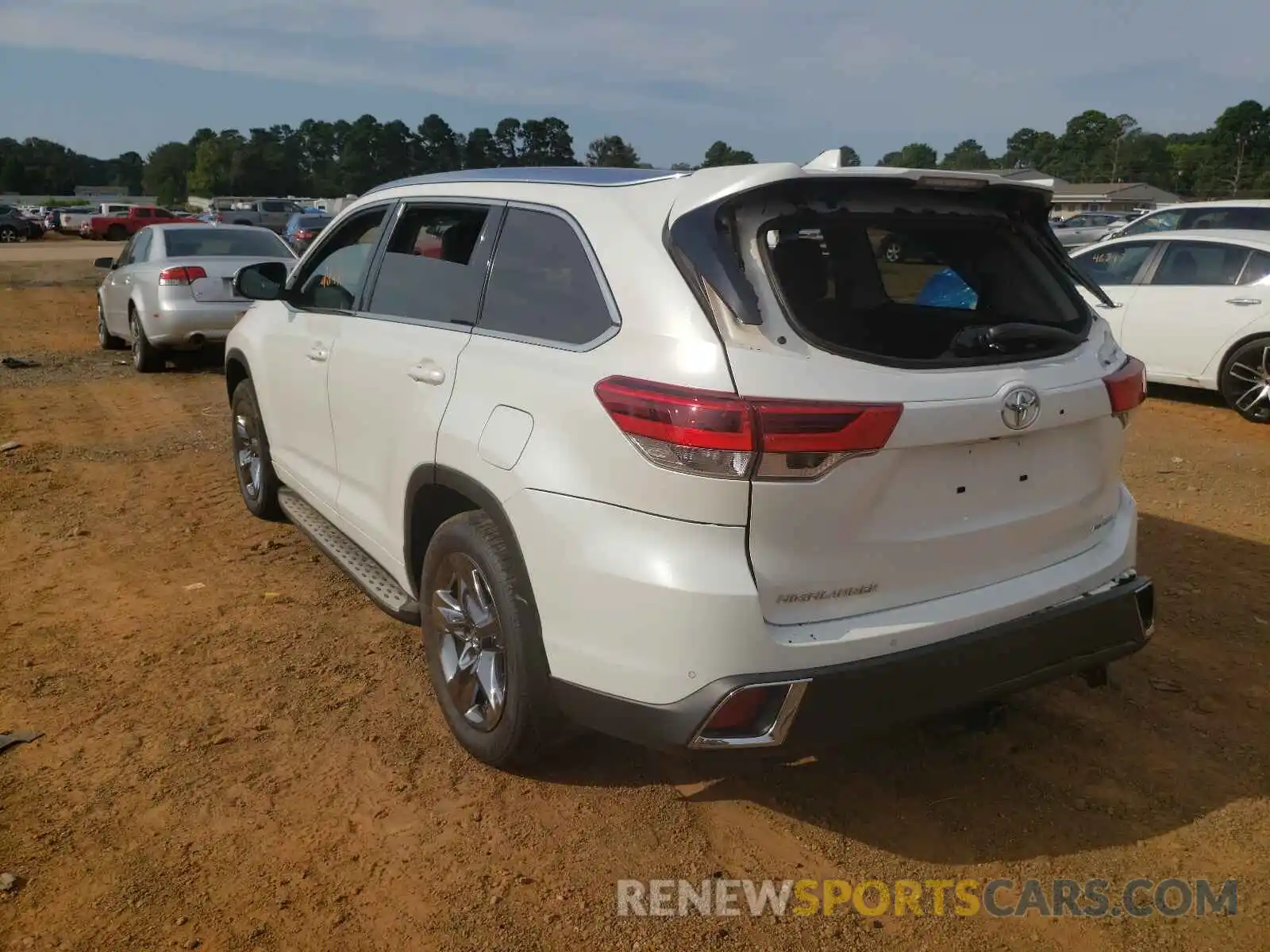 3 Photograph of a damaged car 5TDYZRFHXKS305970 TOYOTA HIGHLANDER 2019