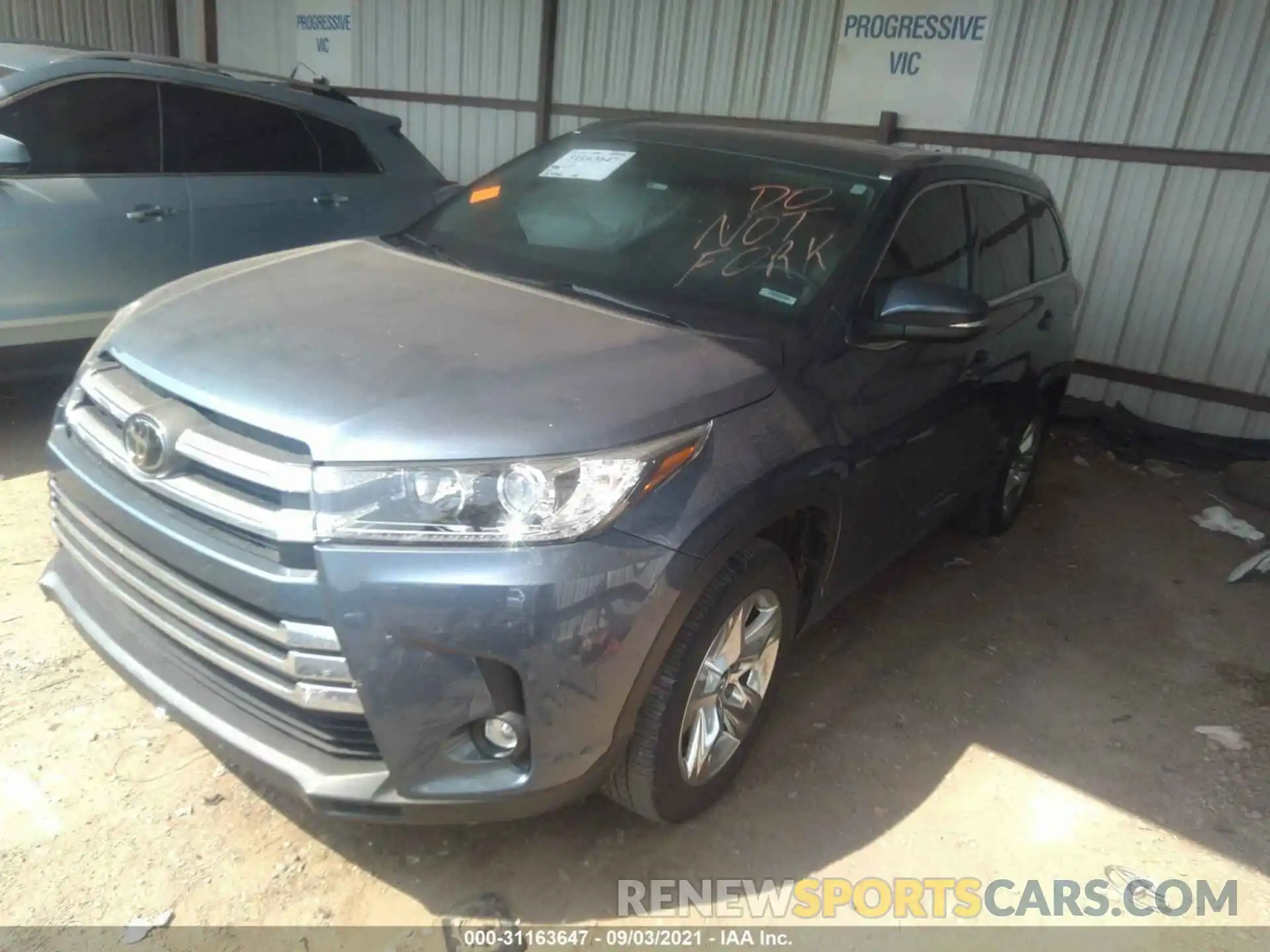 2 Photograph of a damaged car 5TDYZRFHXKS315690 TOYOTA HIGHLANDER 2019