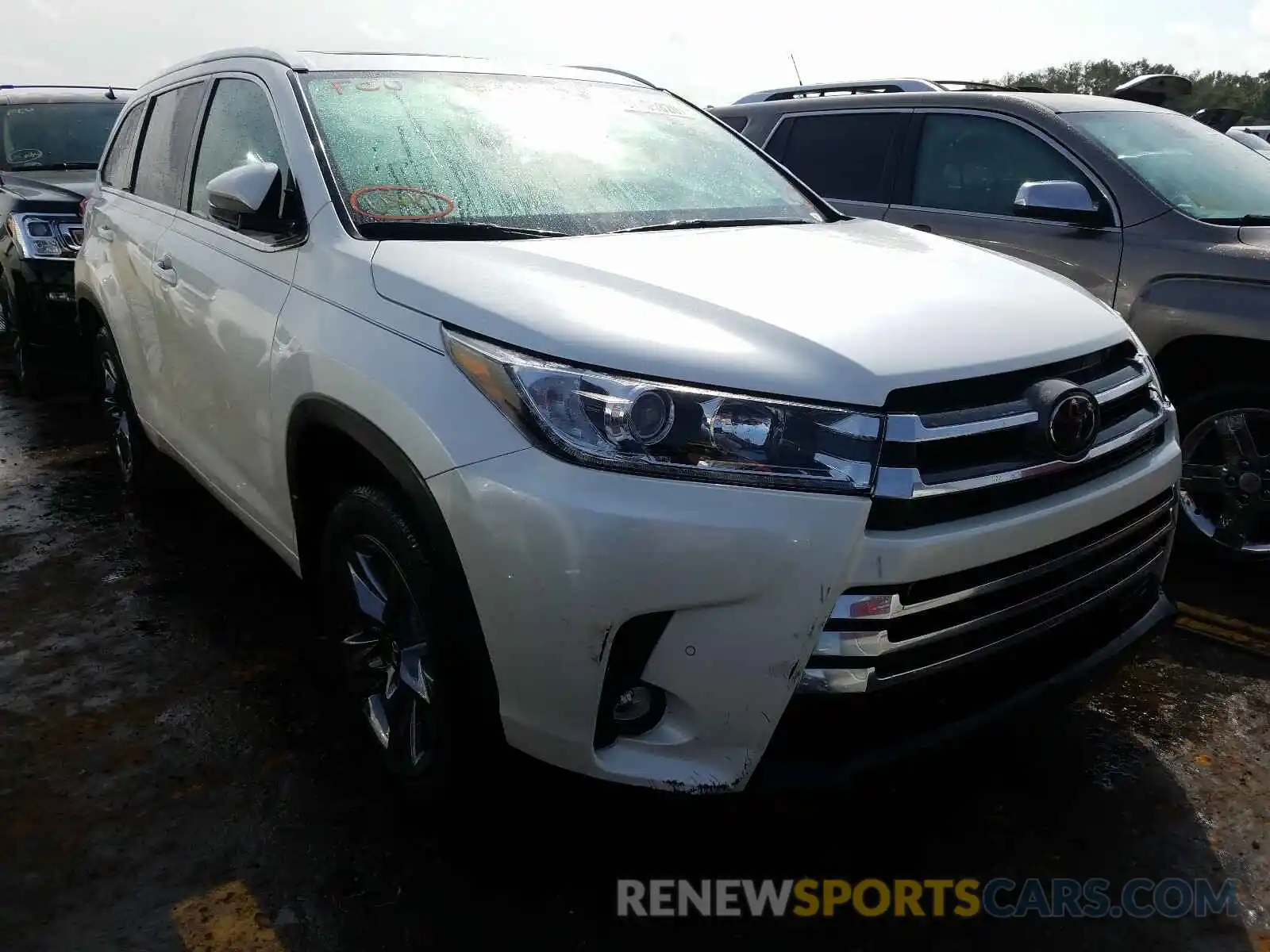 1 Photograph of a damaged car 5TDYZRFHXKS321036 TOYOTA HIGHLANDER 2019