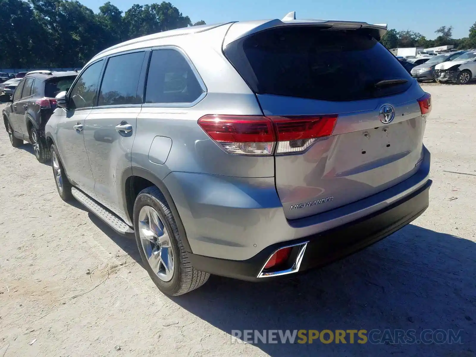 3 Photograph of a damaged car 5TDYZRFHXKS322123 TOYOTA HIGHLANDER 2019