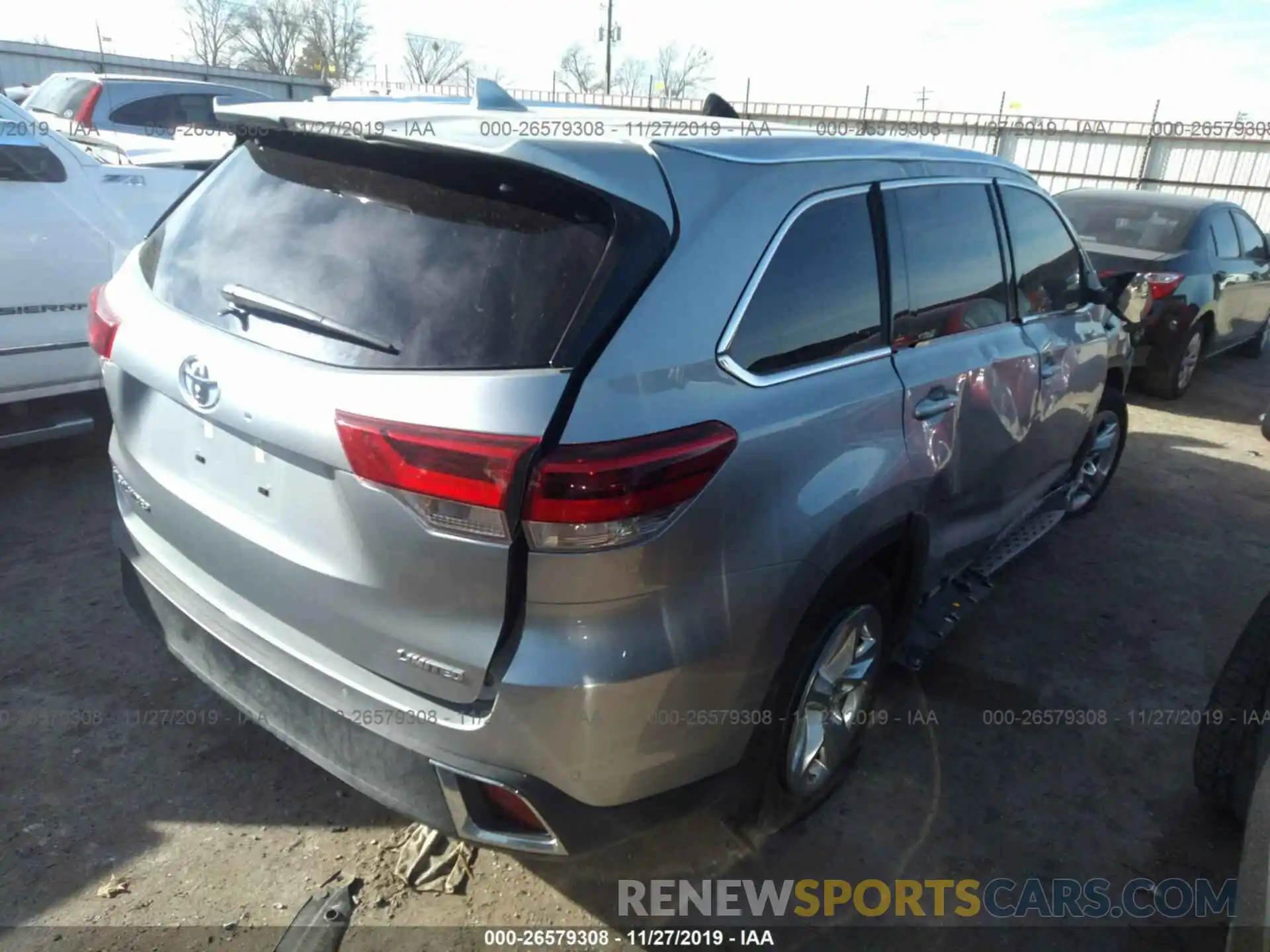 4 Photograph of a damaged car 5TDYZRFHXKS322686 TOYOTA HIGHLANDER 2019