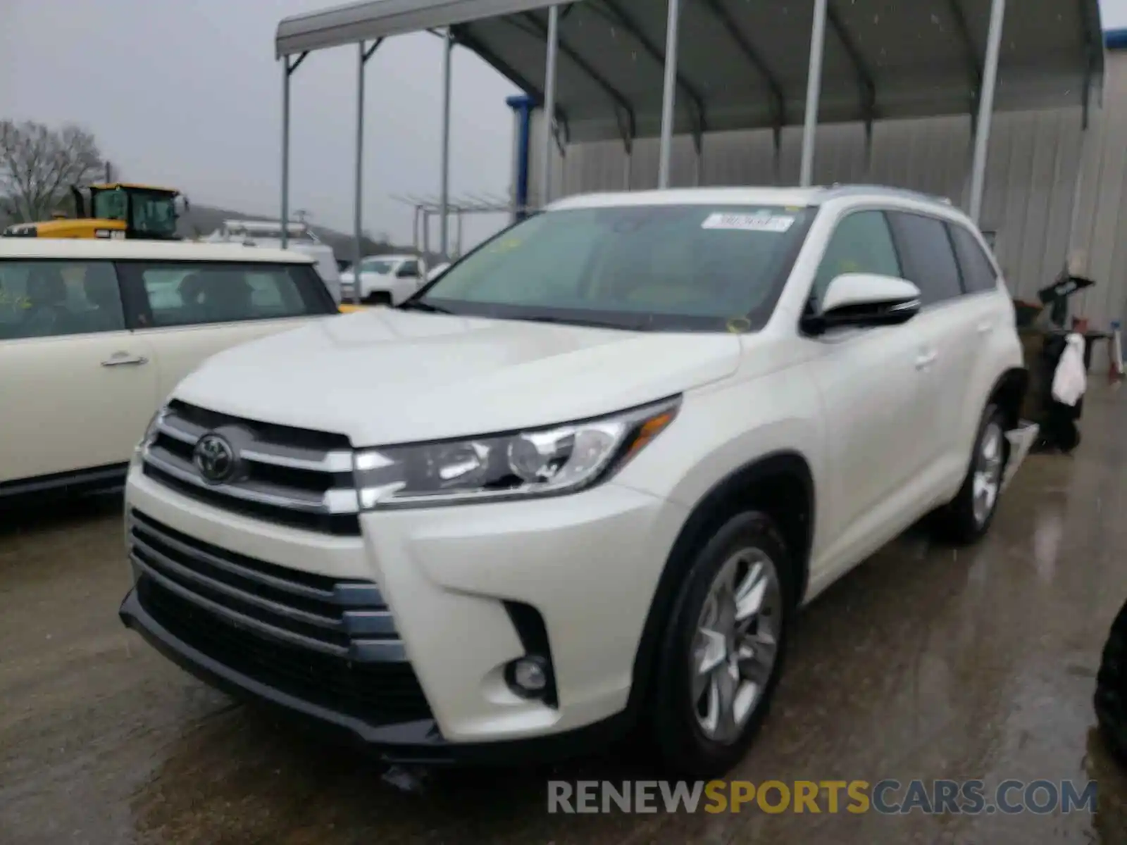 2 Photograph of a damaged car 5TDYZRFHXKS327760 TOYOTA HIGHLANDER 2019