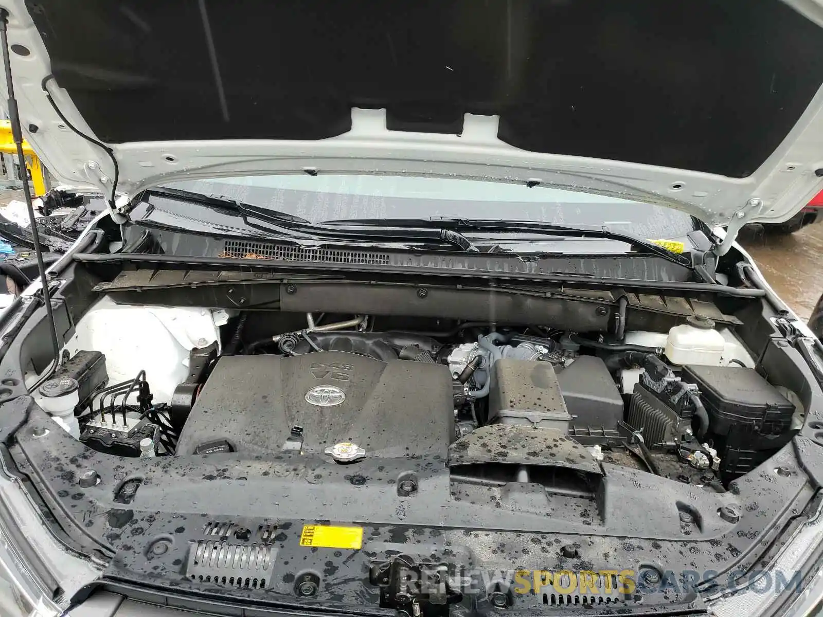 7 Photograph of a damaged car 5TDYZRFHXKS327760 TOYOTA HIGHLANDER 2019