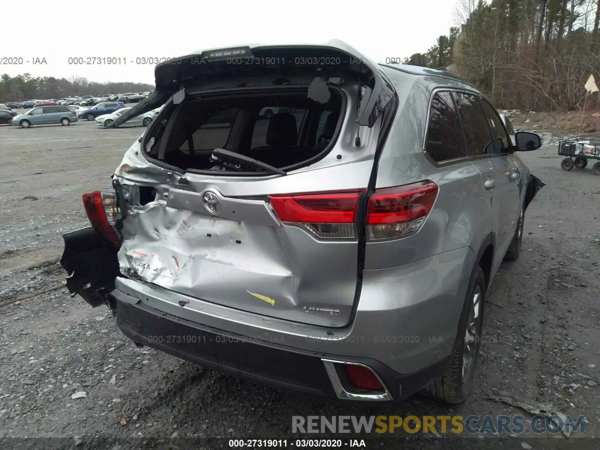 4 Photograph of a damaged car 5TDYZRFHXKS331243 TOYOTA HIGHLANDER 2019