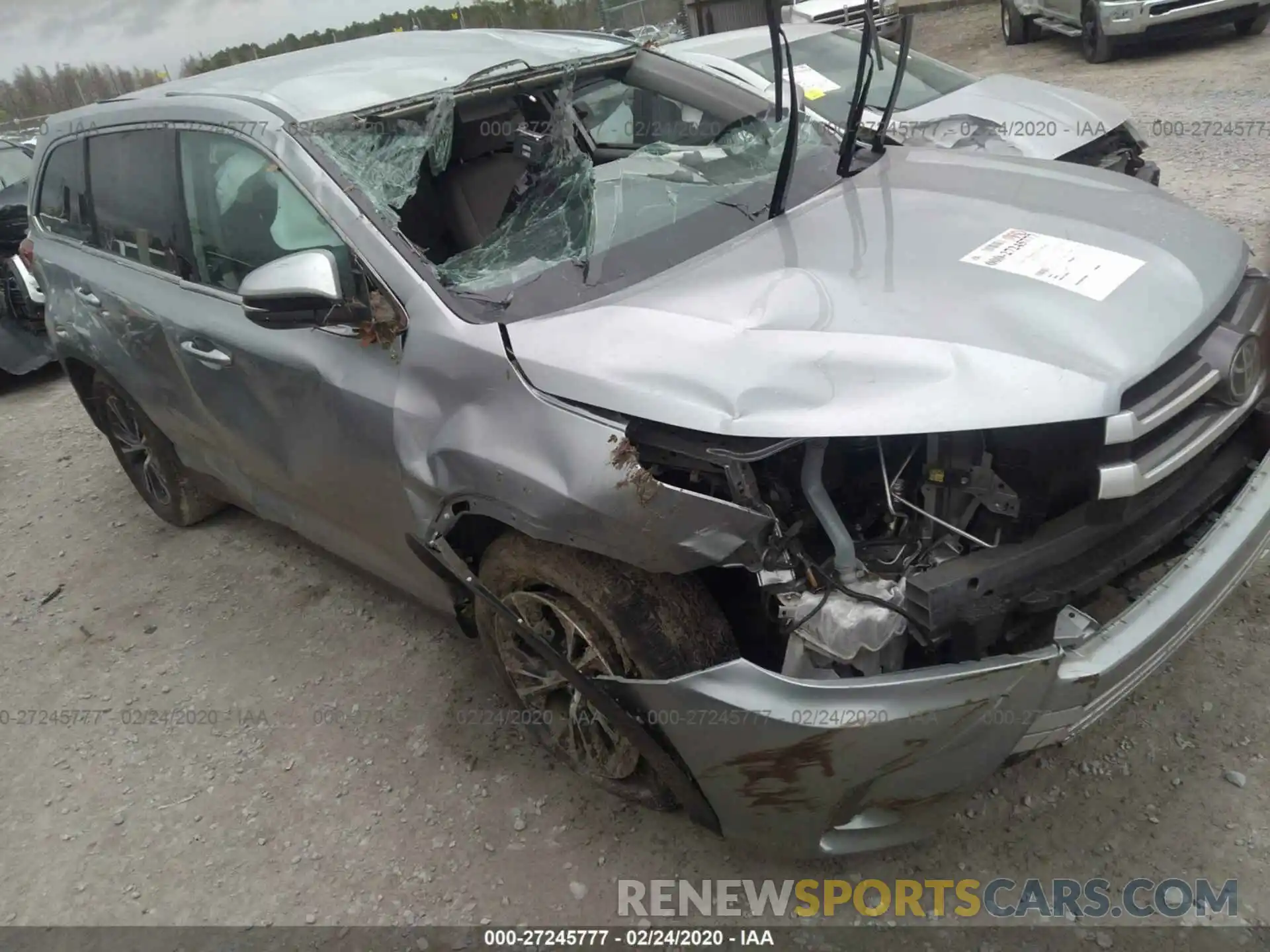 1 Photograph of a damaged car 5TDZARFH0KS043209 TOYOTA HIGHLANDER 2019