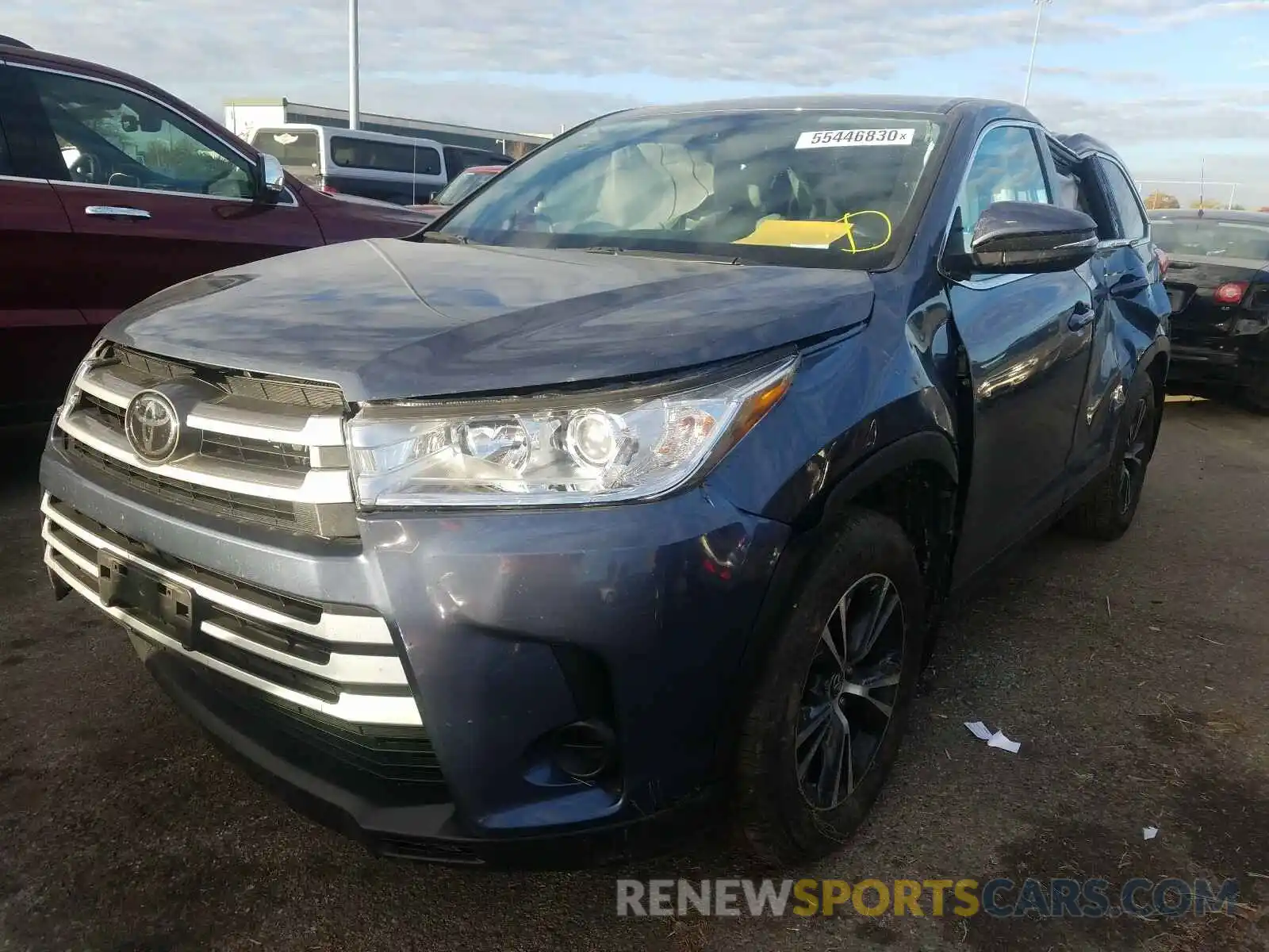 2 Photograph of a damaged car 5TDZARFH0KS043341 TOYOTA HIGHLANDER 2019