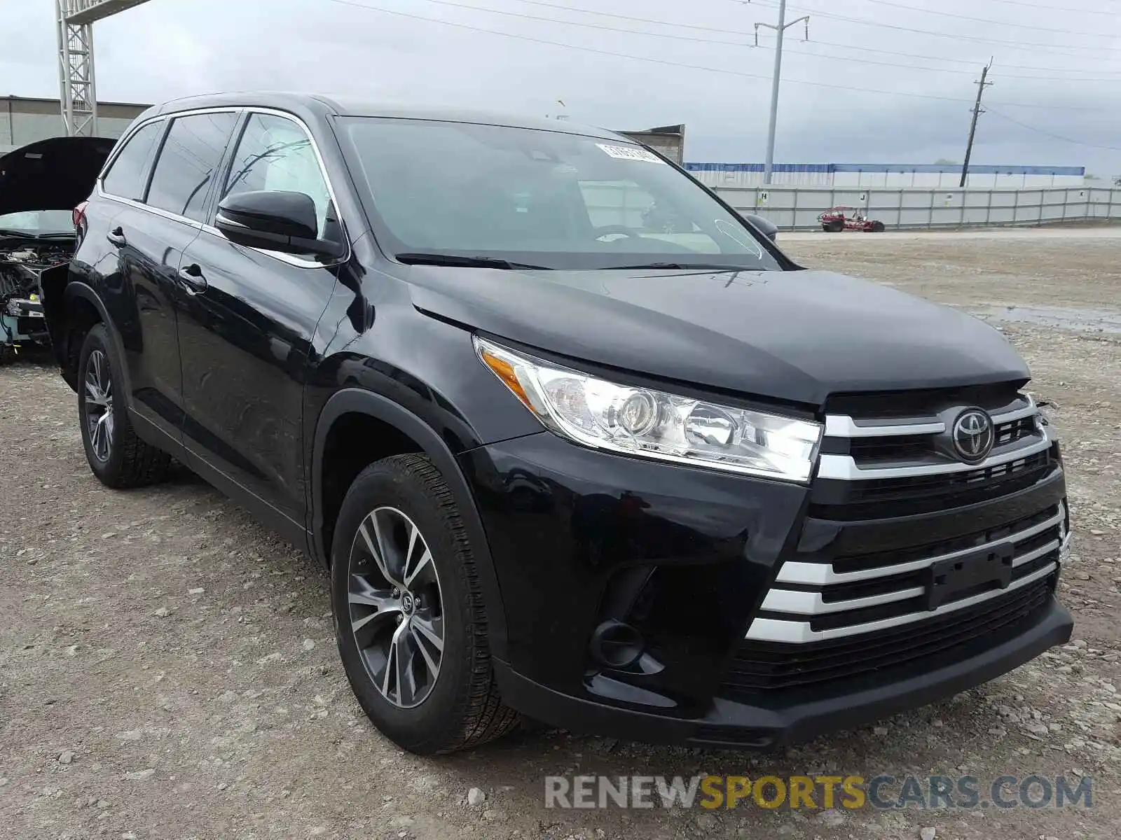 1 Photograph of a damaged car 5TDZARFH0KS043680 TOYOTA HIGHLANDER 2019