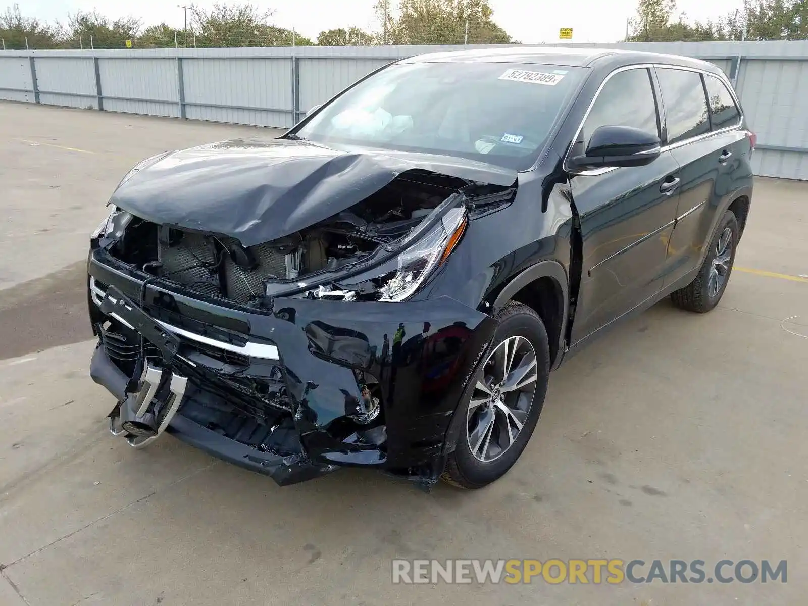 2 Photograph of a damaged car 5TDZARFH0KS043727 TOYOTA HIGHLANDER 2019