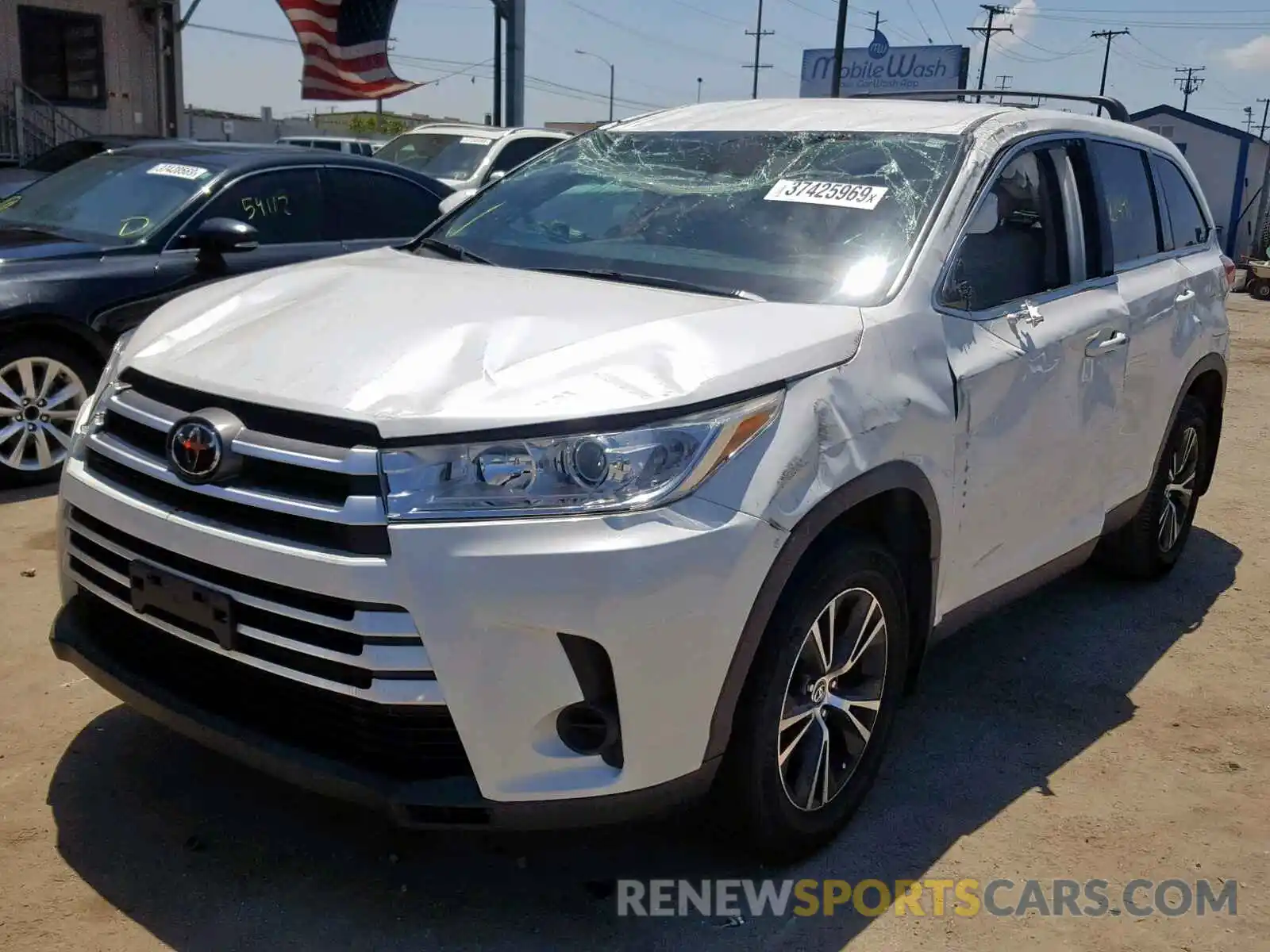 2 Photograph of a damaged car 5TDZARFH0KS044232 TOYOTA HIGHLANDER 2019