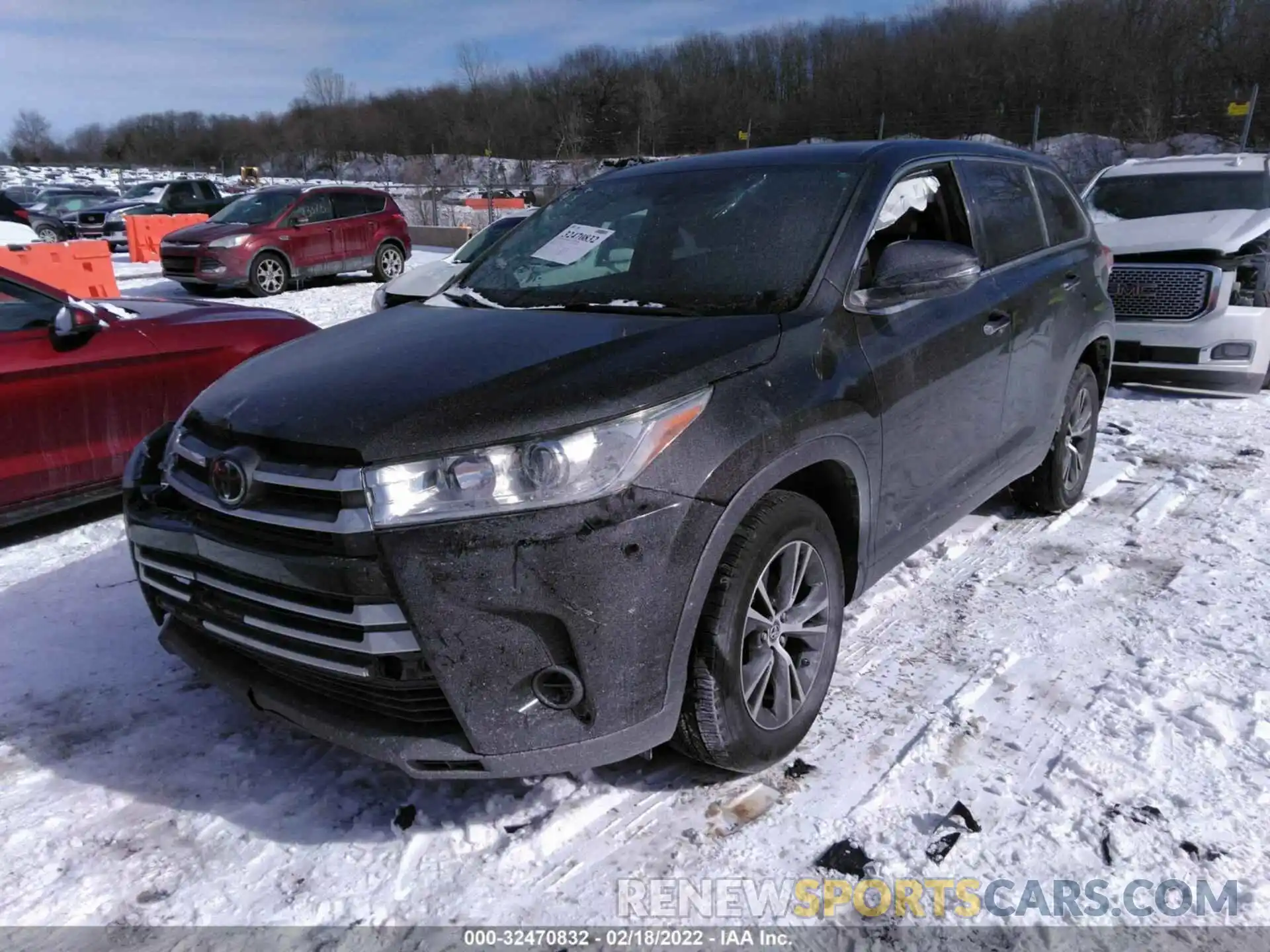 2 Photograph of a damaged car 5TDZARFH0KS044716 TOYOTA HIGHLANDER 2019