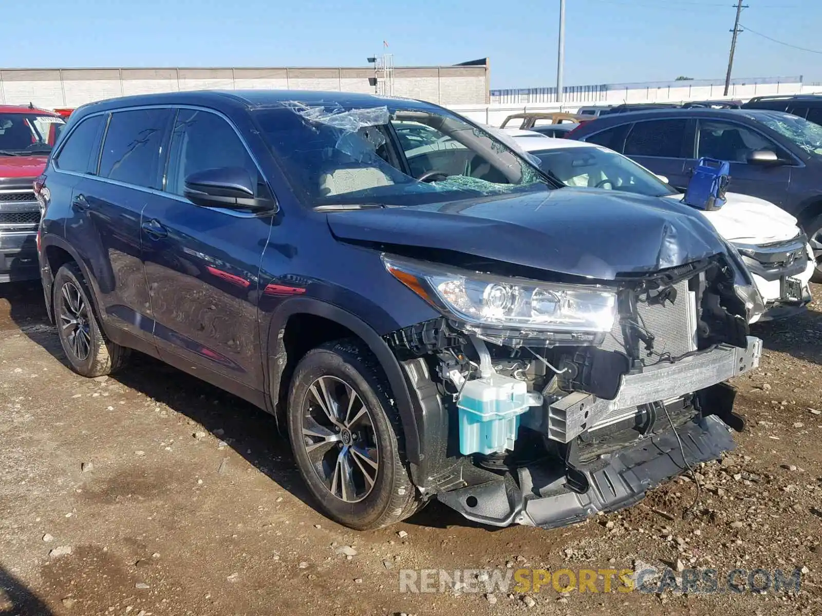 1 Photograph of a damaged car 5TDZARFH0KS044926 TOYOTA HIGHLANDER 2019