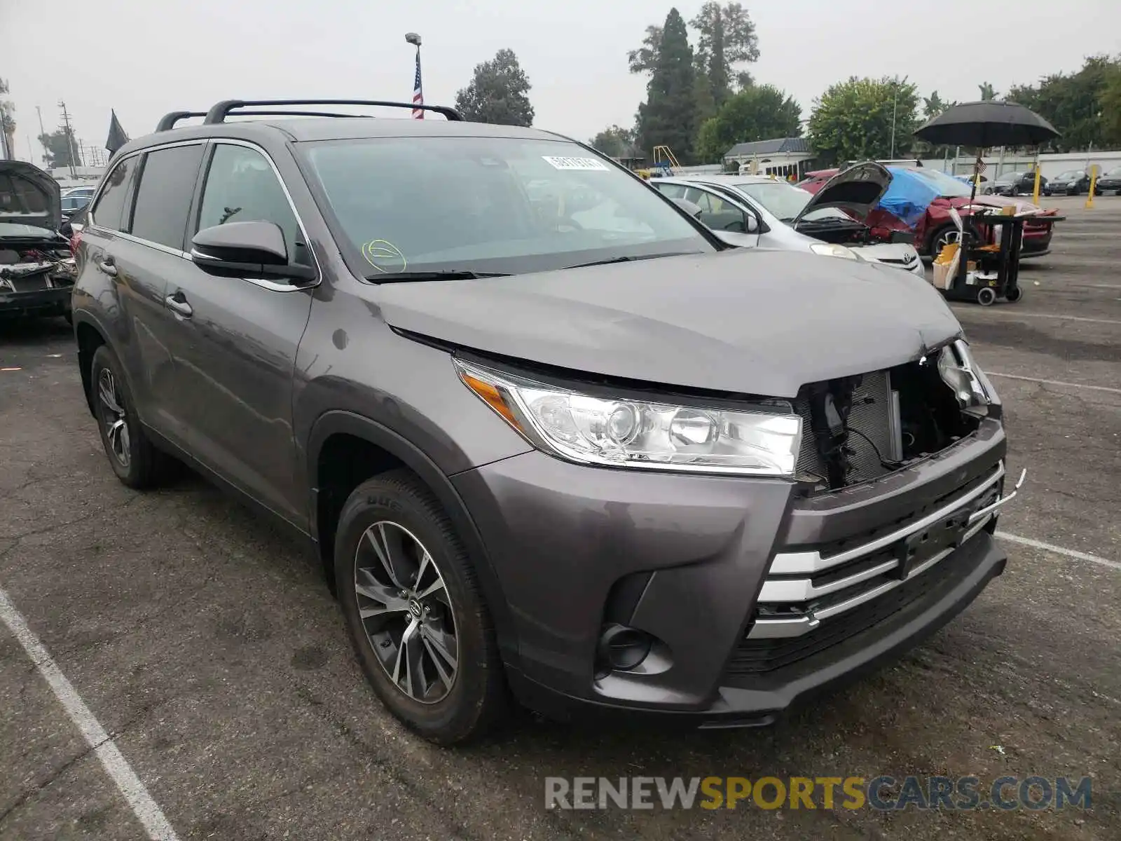 1 Photograph of a damaged car 5TDZARFH0KS046739 TOYOTA HIGHLANDER 2019