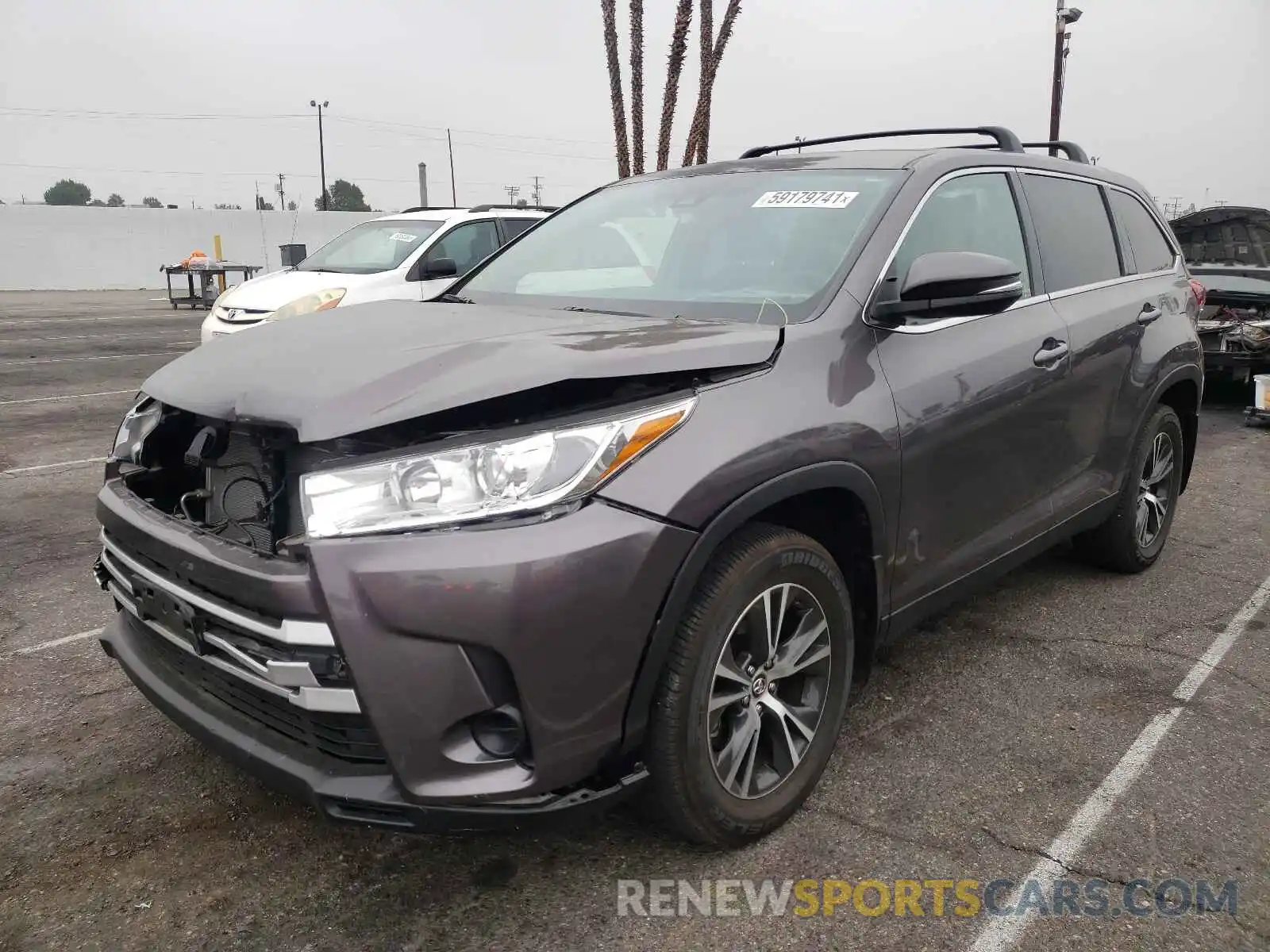 2 Photograph of a damaged car 5TDZARFH0KS046739 TOYOTA HIGHLANDER 2019