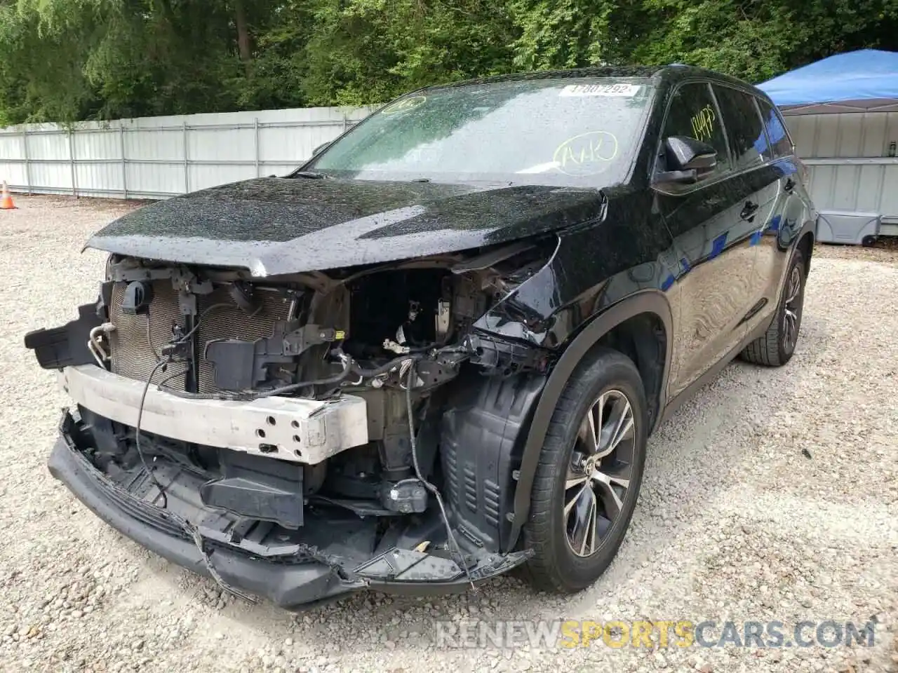 2 Photograph of a damaged car 5TDZARFH0KS047504 TOYOTA HIGHLANDER 2019