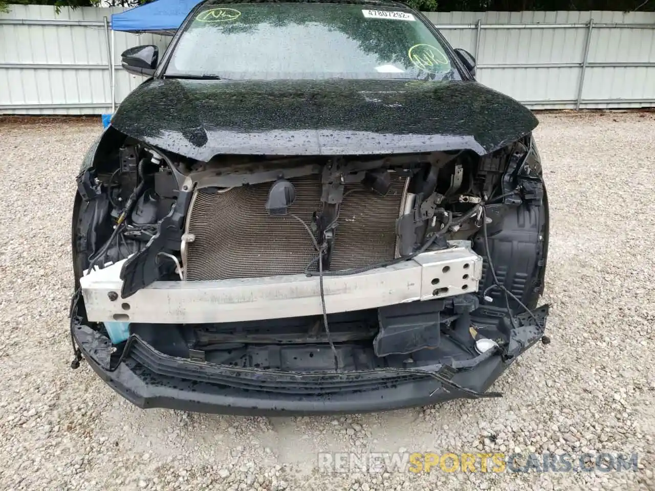 9 Photograph of a damaged car 5TDZARFH0KS047504 TOYOTA HIGHLANDER 2019