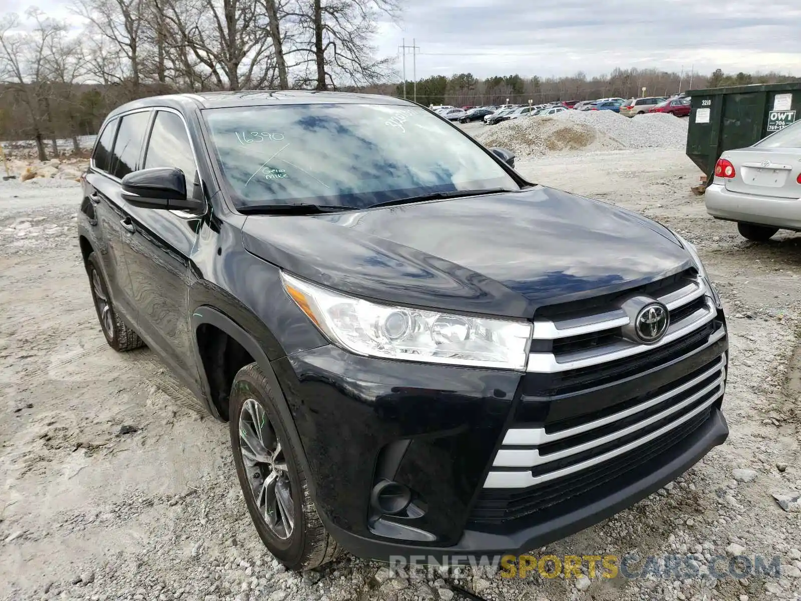 1 Photograph of a damaged car 5TDZARFH0KS048345 TOYOTA HIGHLANDER 2019