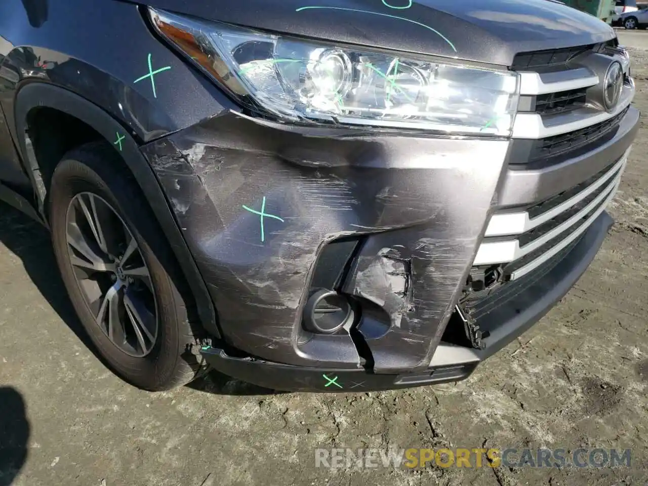 9 Photograph of a damaged car 5TDZARFH0KS049219 TOYOTA HIGHLANDER 2019