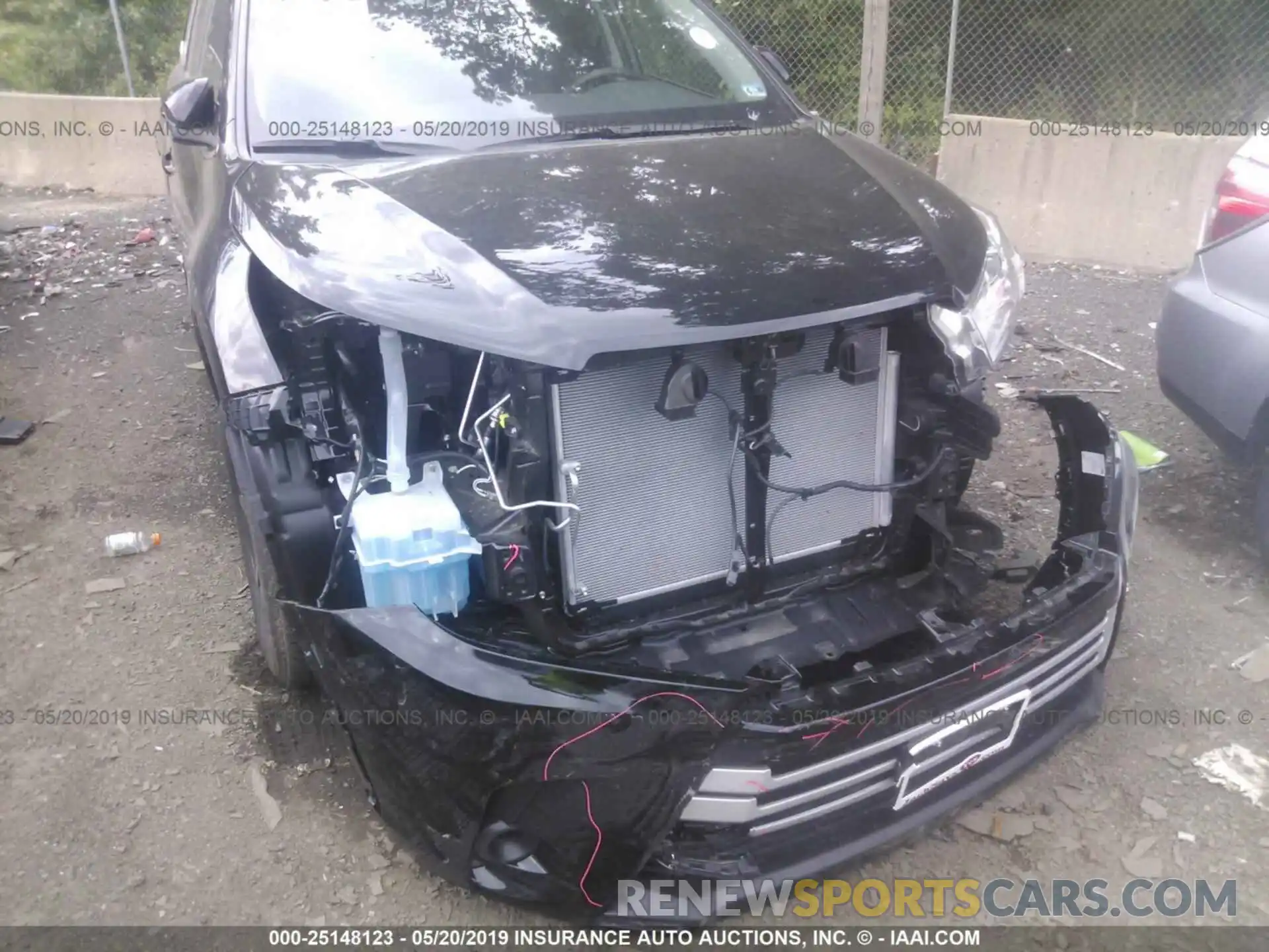 6 Photograph of a damaged car 5TDZARFH0KS049530 TOYOTA HIGHLANDER 2019