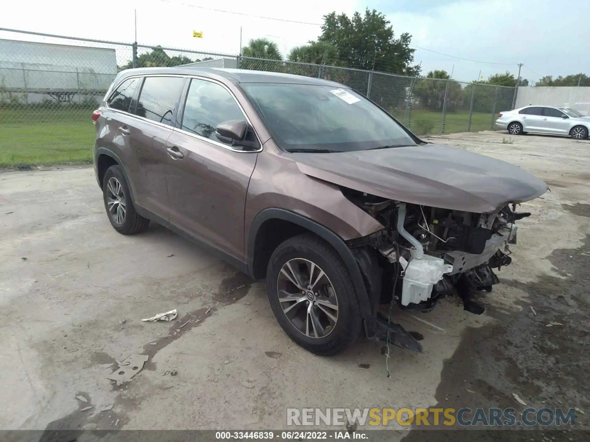 1 Photograph of a damaged car 5TDZARFH0KS051603 TOYOTA HIGHLANDER 2019