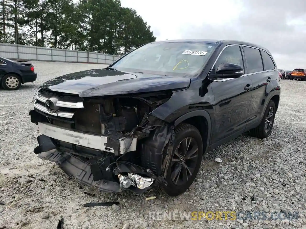 2 Photograph of a damaged car 5TDZARFH0KS052055 TOYOTA HIGHLANDER 2019