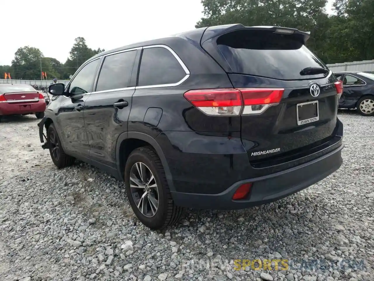 3 Photograph of a damaged car 5TDZARFH0KS052055 TOYOTA HIGHLANDER 2019