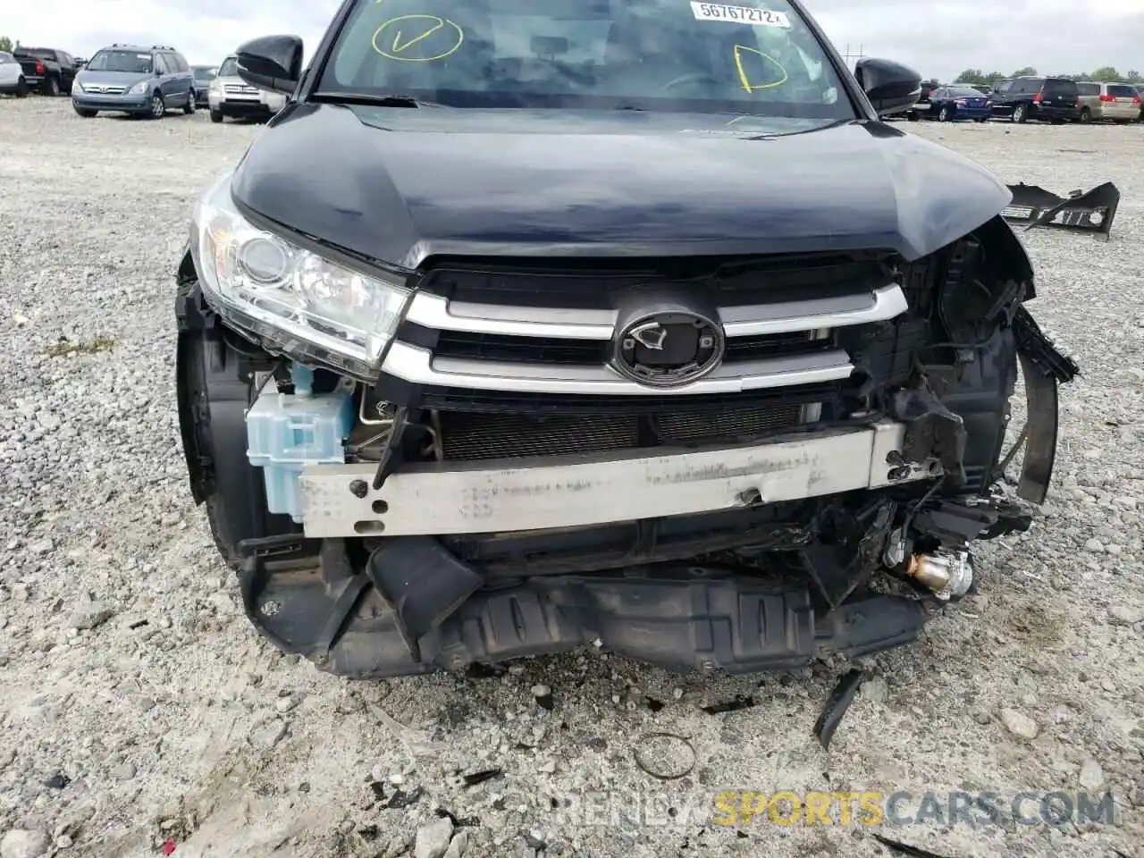 9 Photograph of a damaged car 5TDZARFH0KS052055 TOYOTA HIGHLANDER 2019