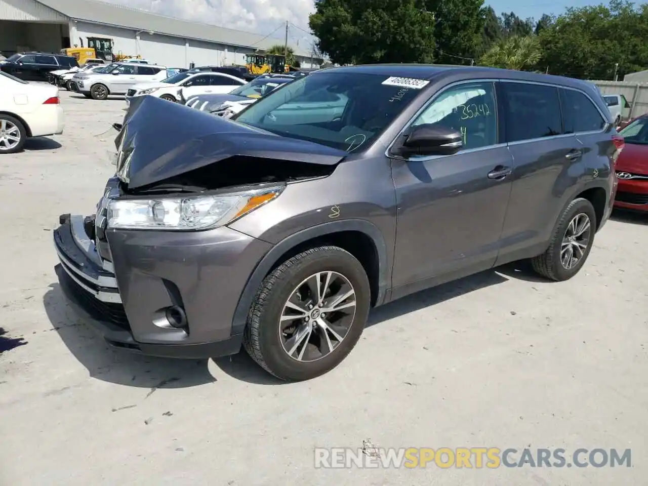 2 Photograph of a damaged car 5TDZARFH0KS056011 TOYOTA HIGHLANDER 2019