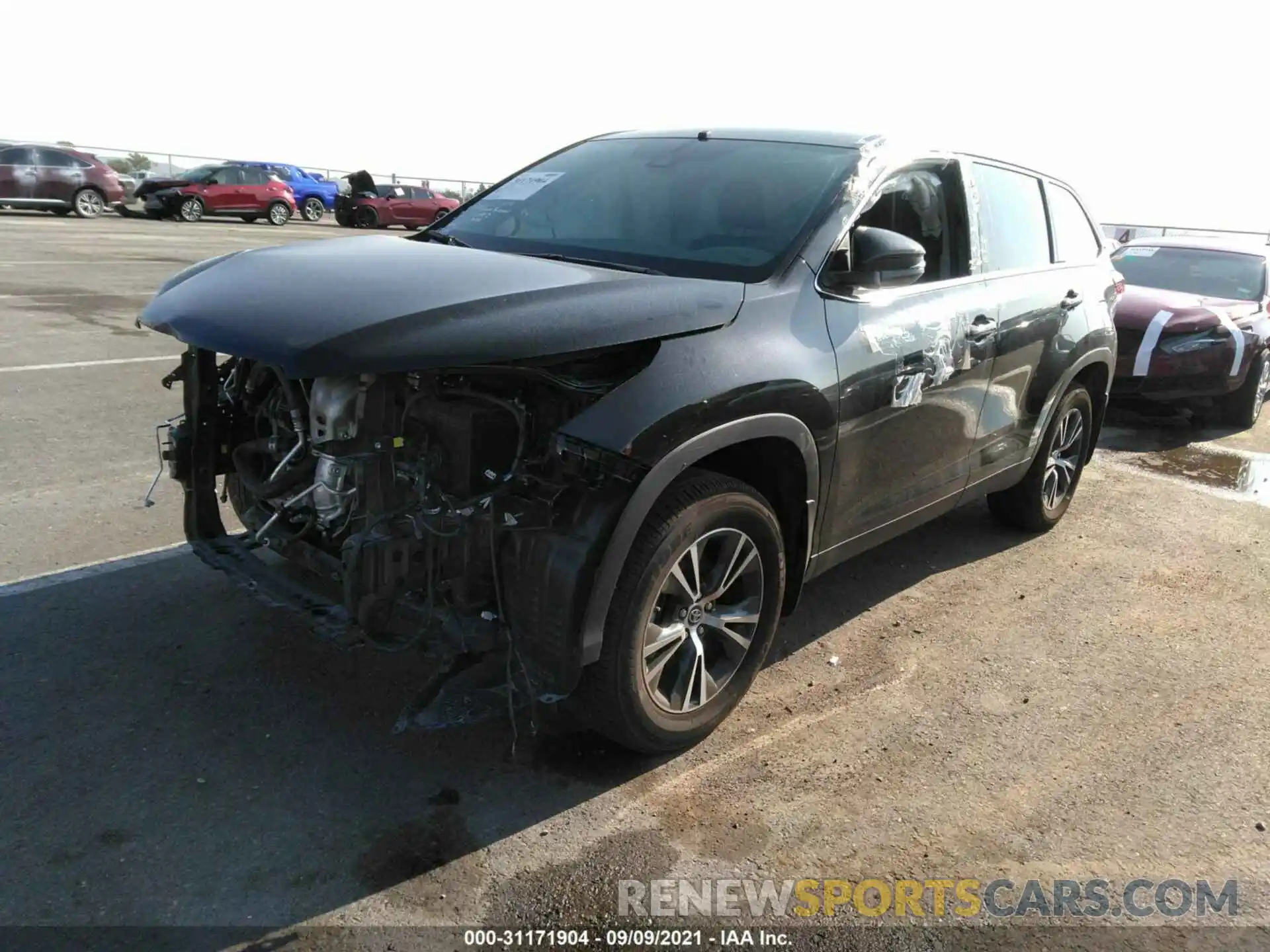 2 Photograph of a damaged car 5TDZARFH0KS056591 TOYOTA HIGHLANDER 2019