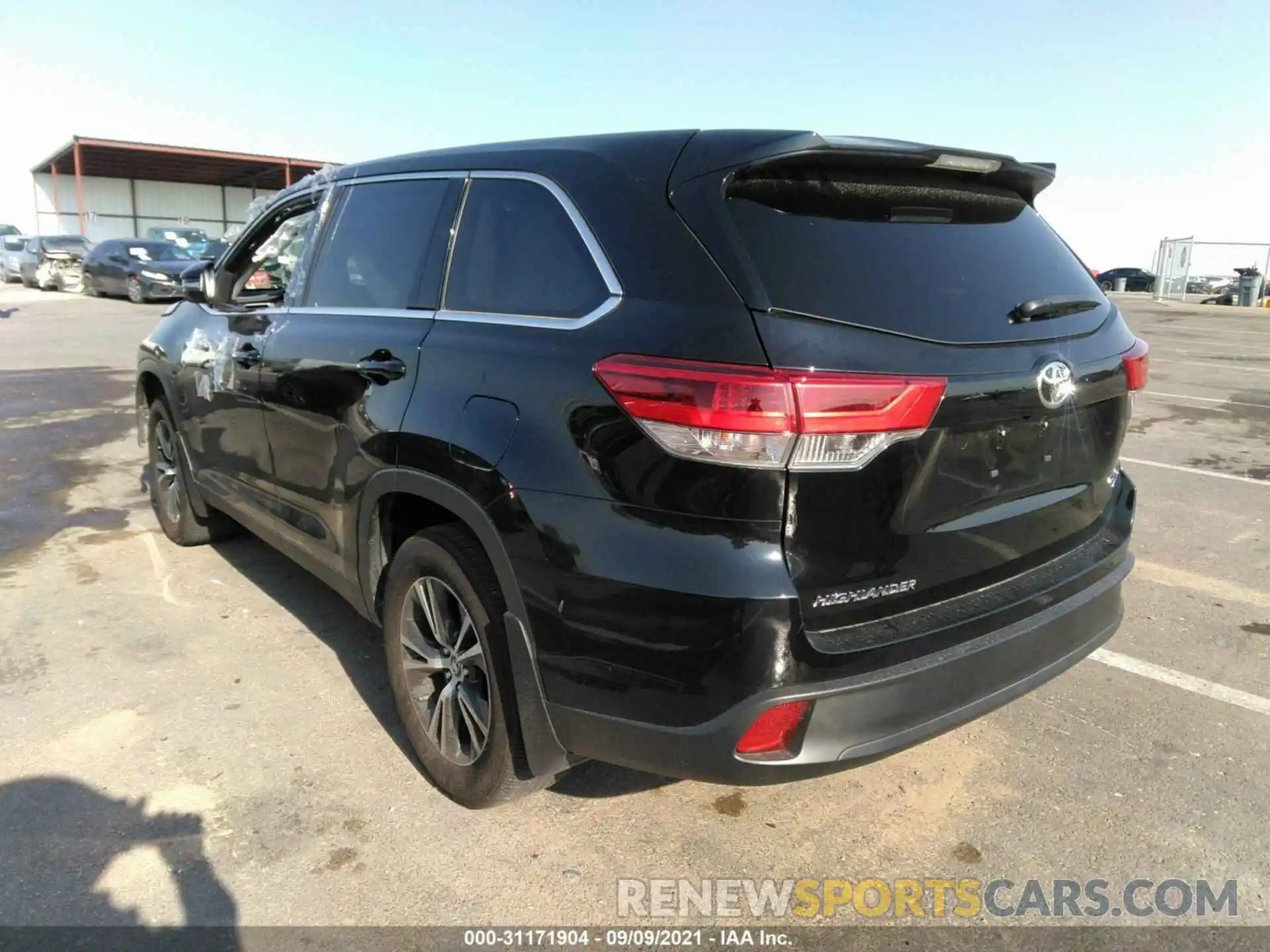 3 Photograph of a damaged car 5TDZARFH0KS056591 TOYOTA HIGHLANDER 2019