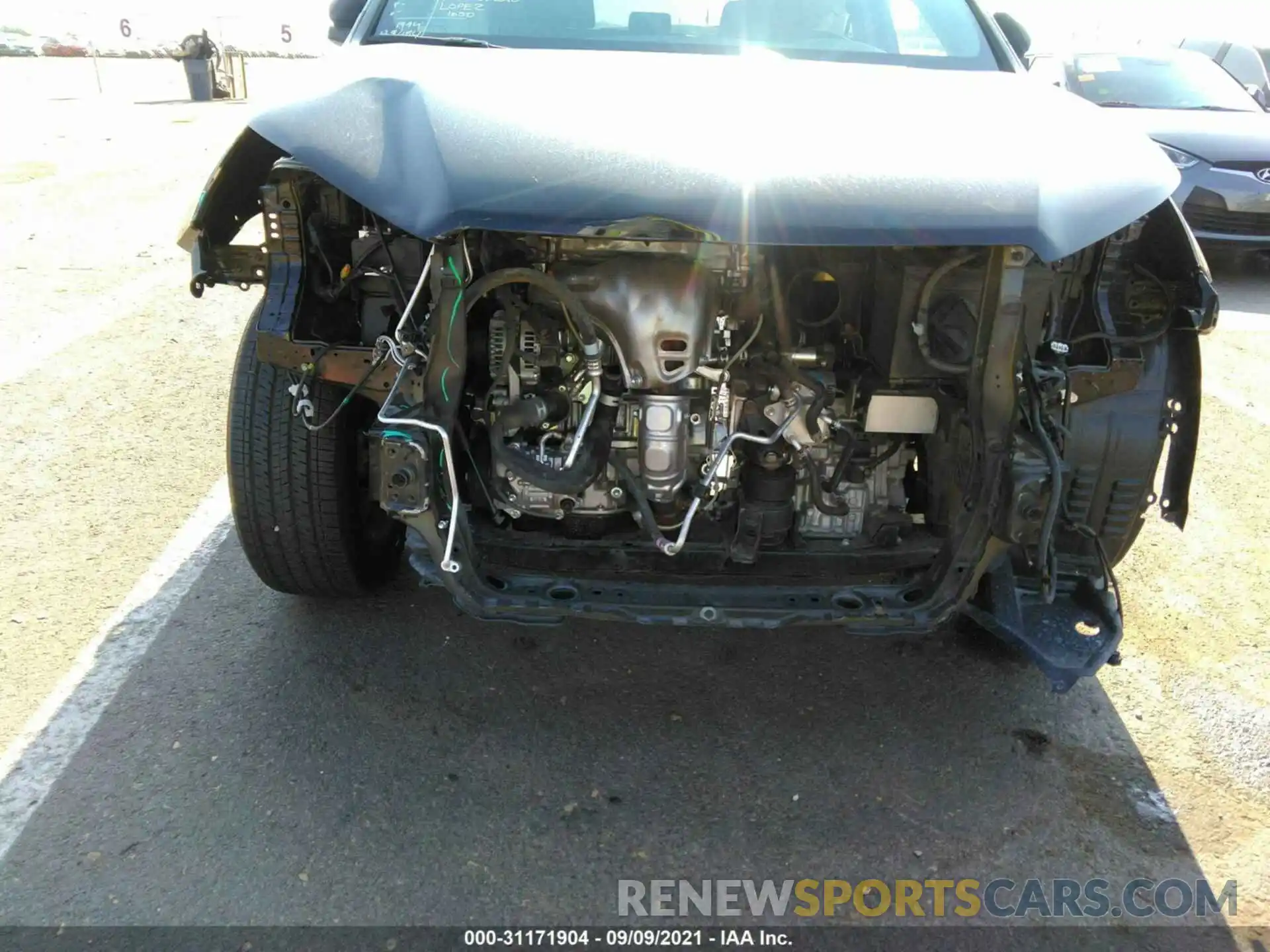 6 Photograph of a damaged car 5TDZARFH0KS056591 TOYOTA HIGHLANDER 2019