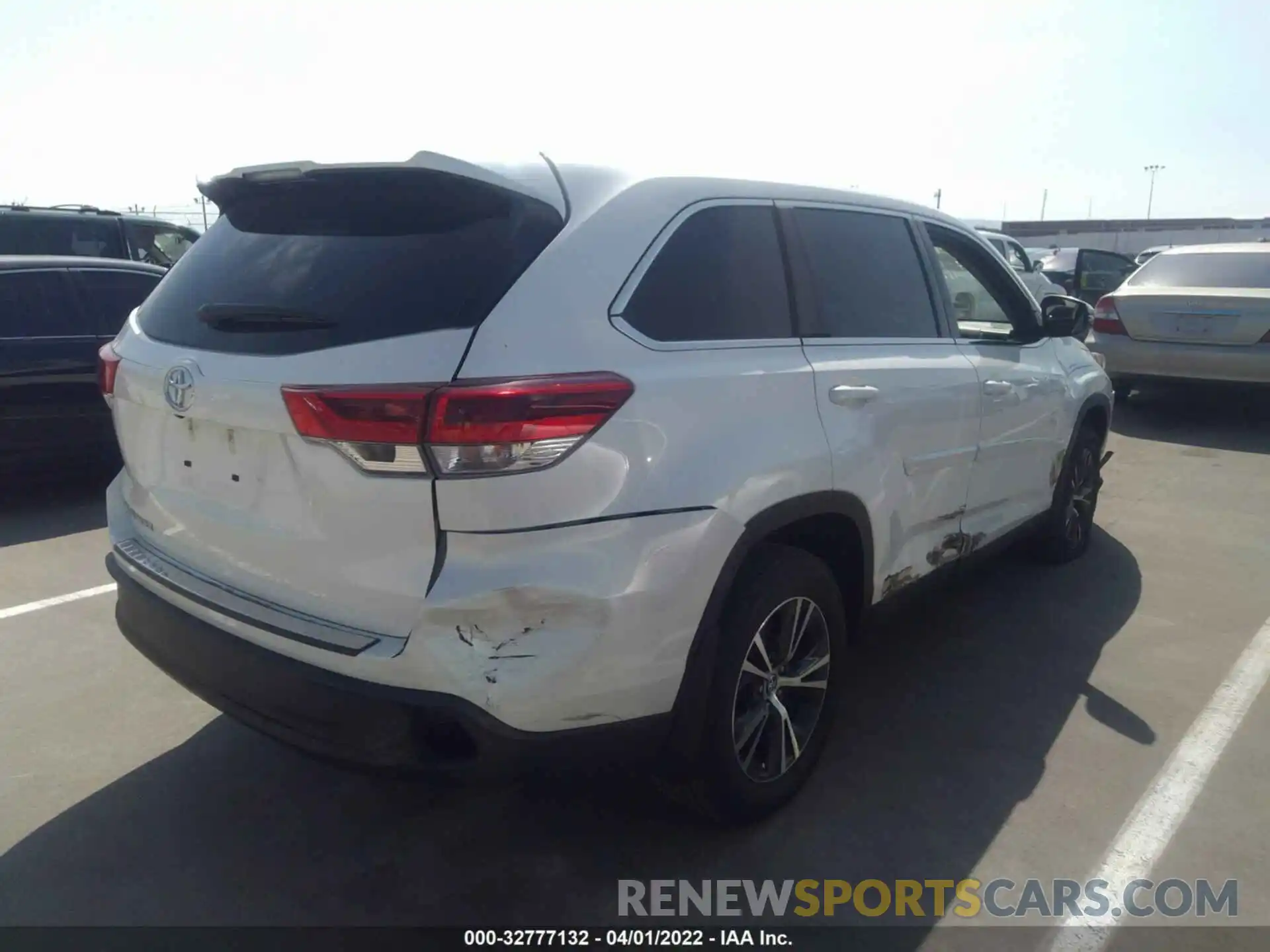 4 Фотография поврежденного автомобиля 5TDZARFH0KS057207 TOYOTA HIGHLANDER 2019