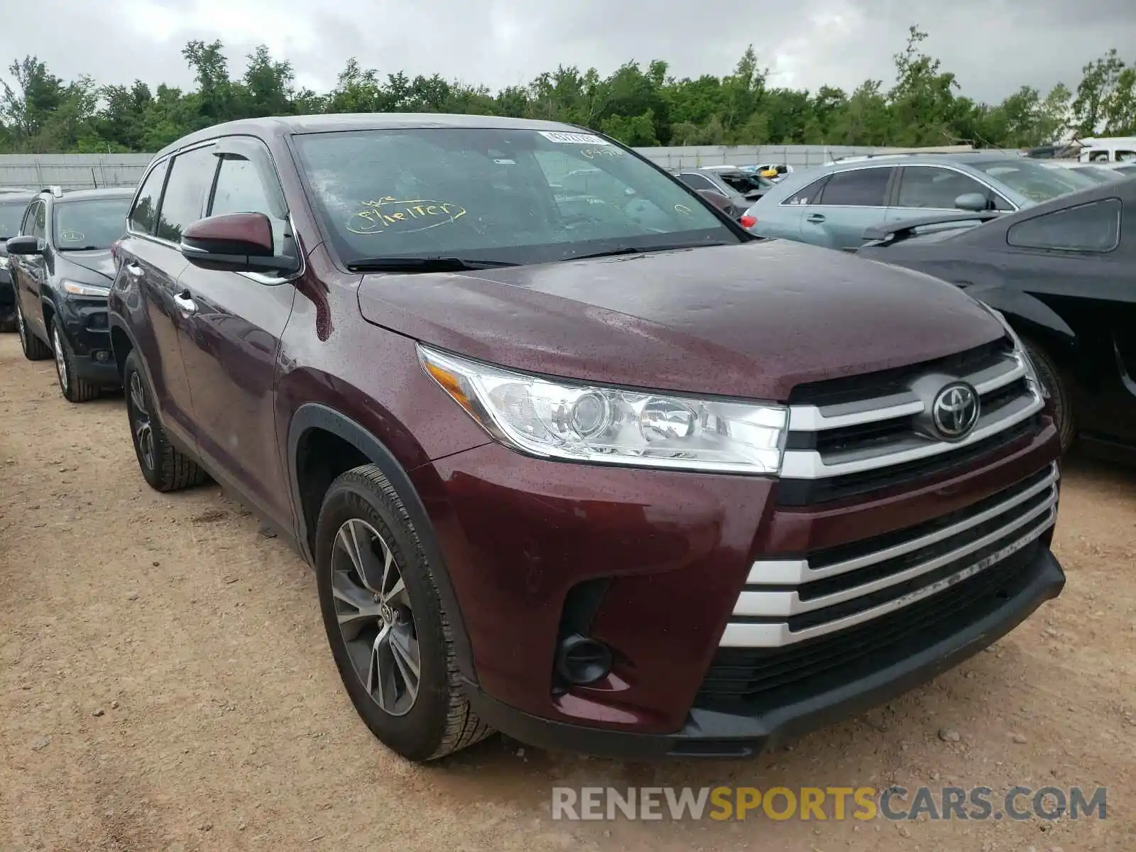 1 Photograph of a damaged car 5TDZARFH0KS058518 TOYOTA HIGHLANDER 2019