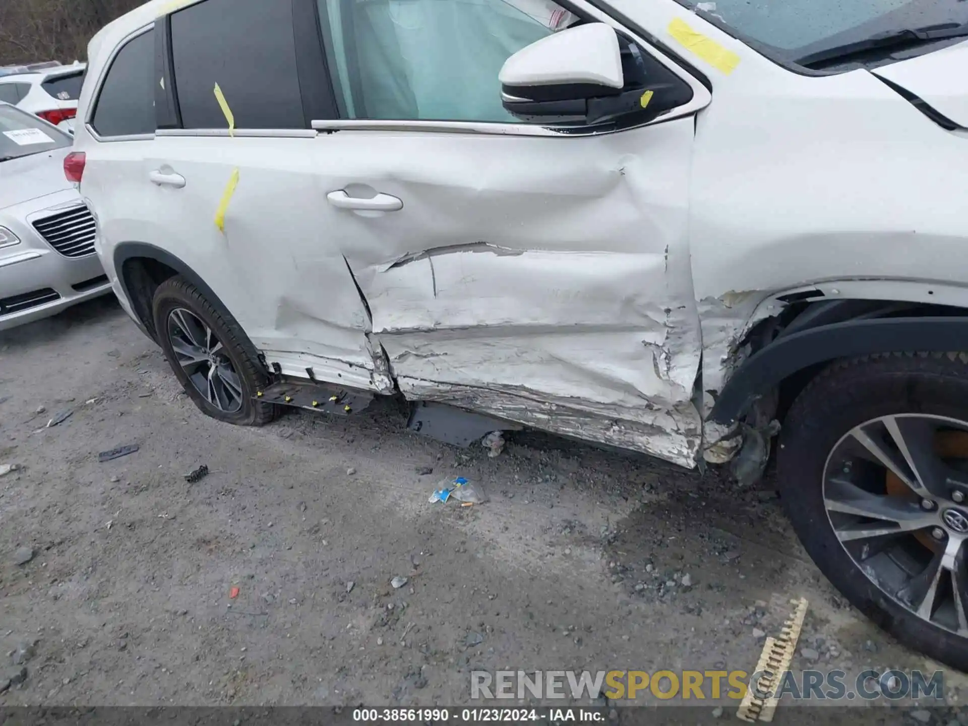 6 Photograph of a damaged car 5TDZARFH0KS058552 TOYOTA HIGHLANDER 2019