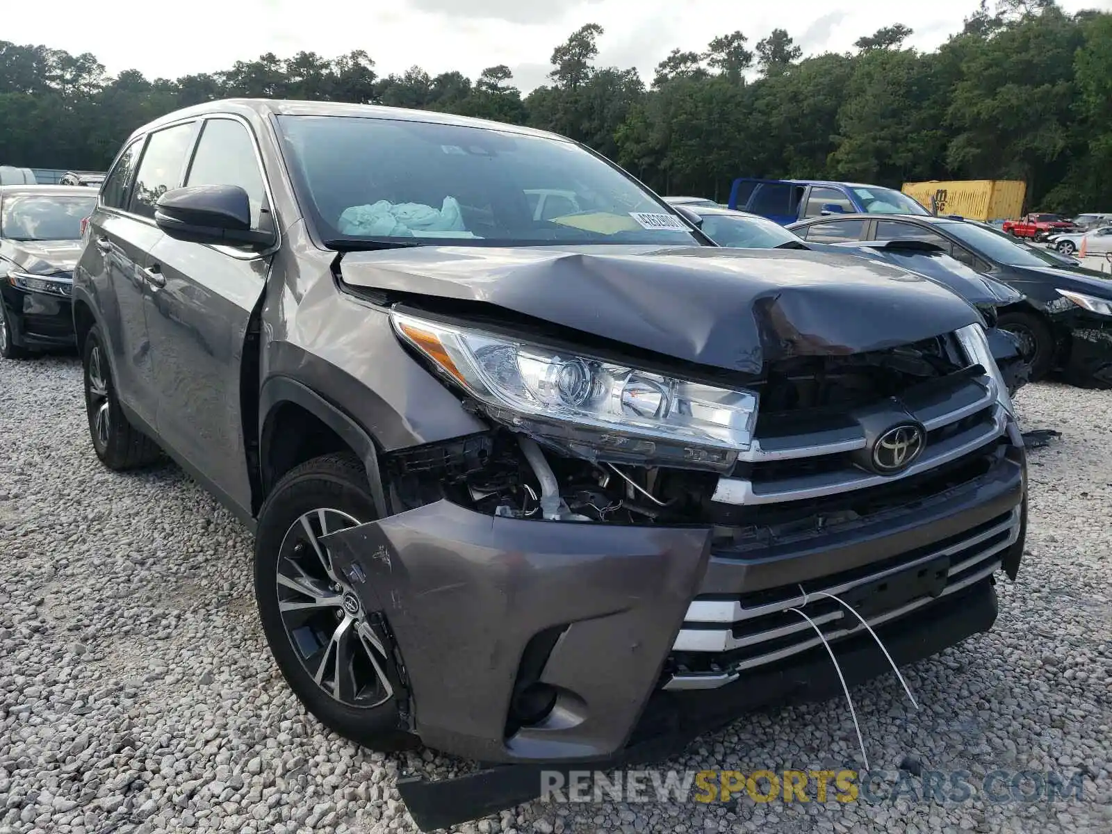 1 Photograph of a damaged car 5TDZARFH0KS058969 TOYOTA HIGHLANDER 2019