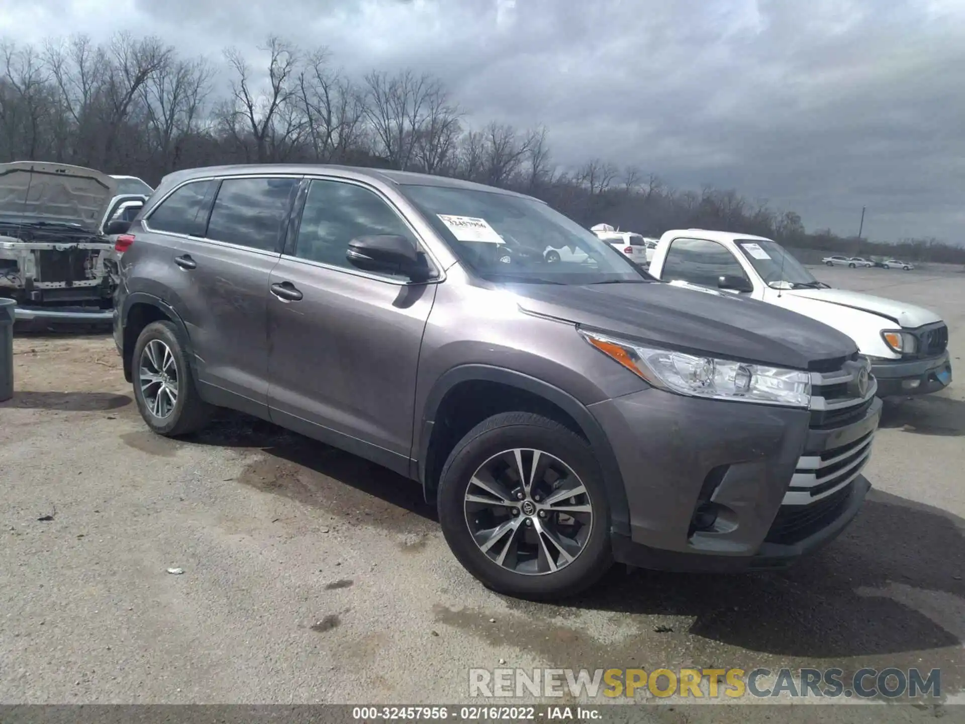 1 Photograph of a damaged car 5TDZARFH0KS059751 TOYOTA HIGHLANDER 2019