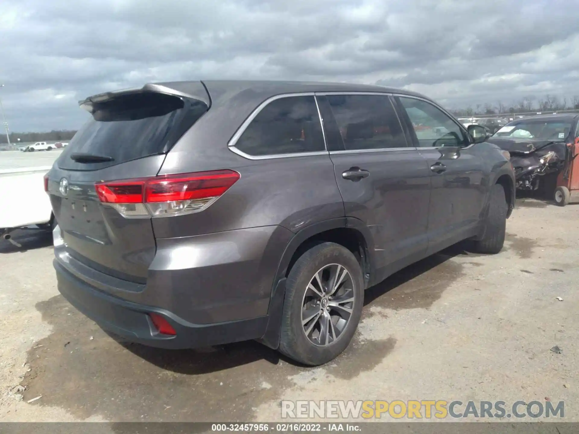 4 Фотография поврежденного автомобиля 5TDZARFH0KS059751 TOYOTA HIGHLANDER 2019