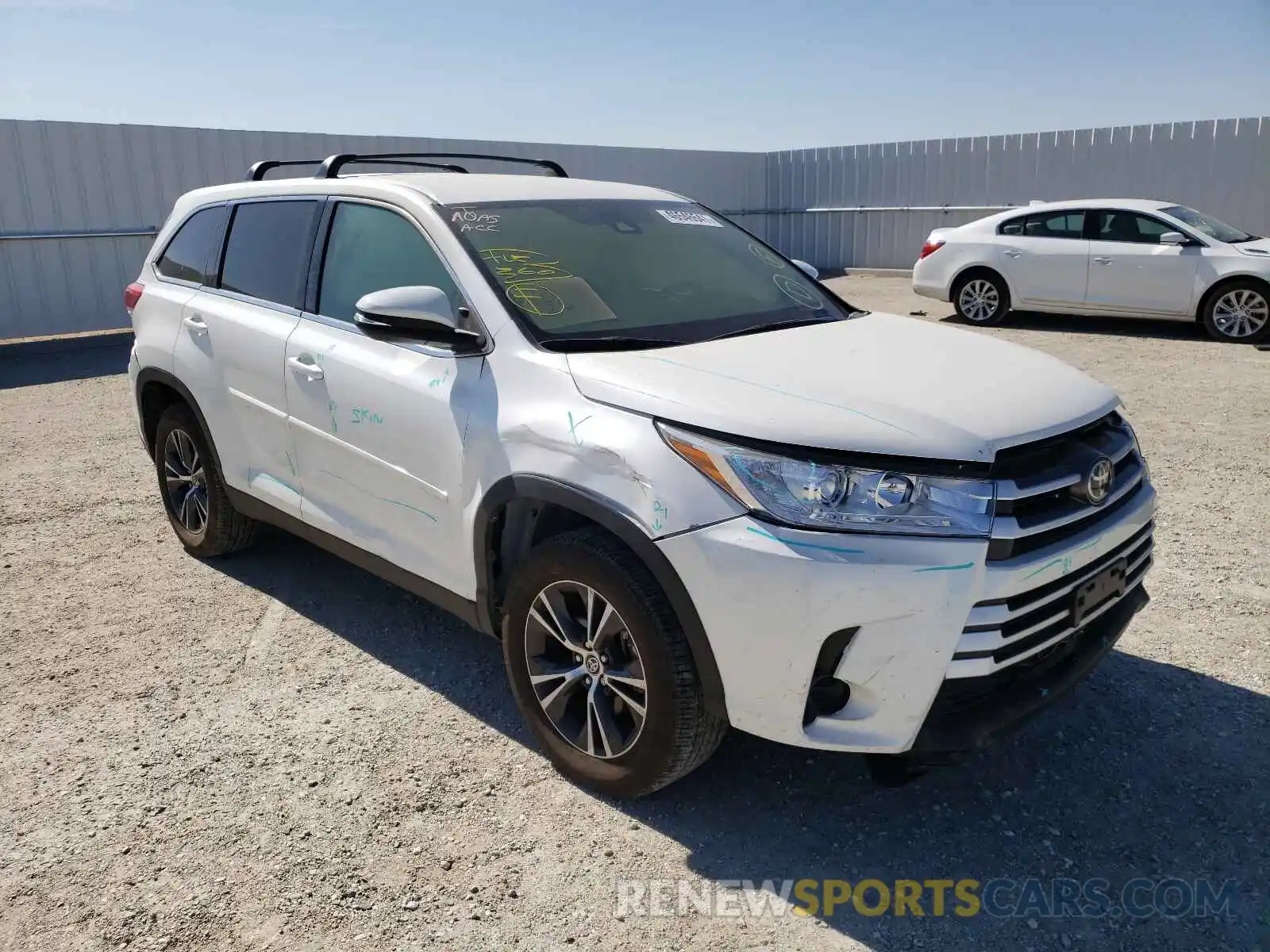 1 Фотография поврежденного автомобиля 5TDZARFH0KS061015 TOYOTA HIGHLANDER 2019