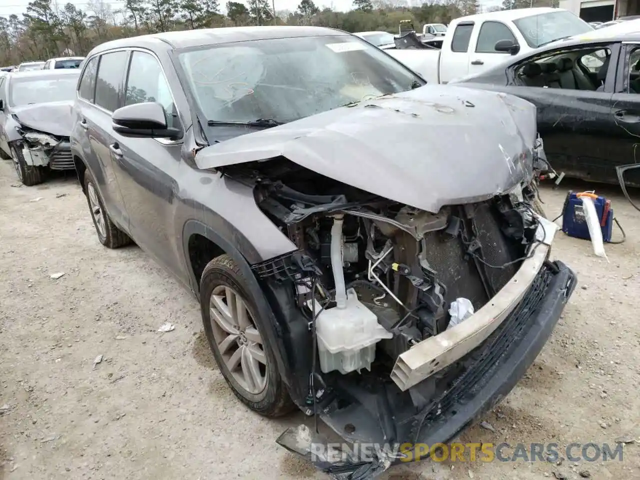 1 Photograph of a damaged car 5TDZARFH1GS018049 TOYOTA HIGHLANDER 2019