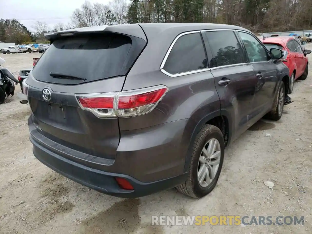 4 Photograph of a damaged car 5TDZARFH1GS018049 TOYOTA HIGHLANDER 2019