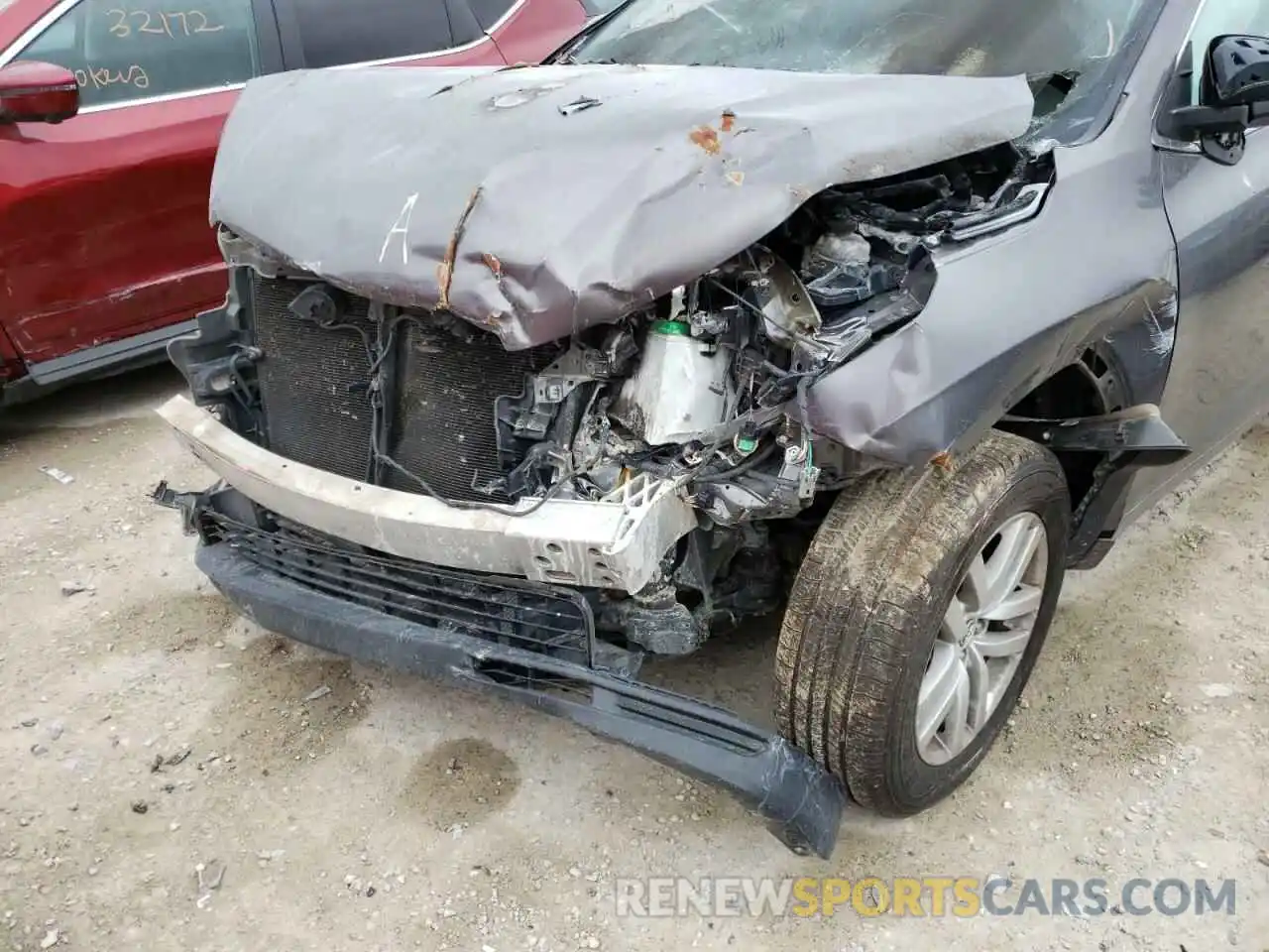 9 Photograph of a damaged car 5TDZARFH1GS018049 TOYOTA HIGHLANDER 2019