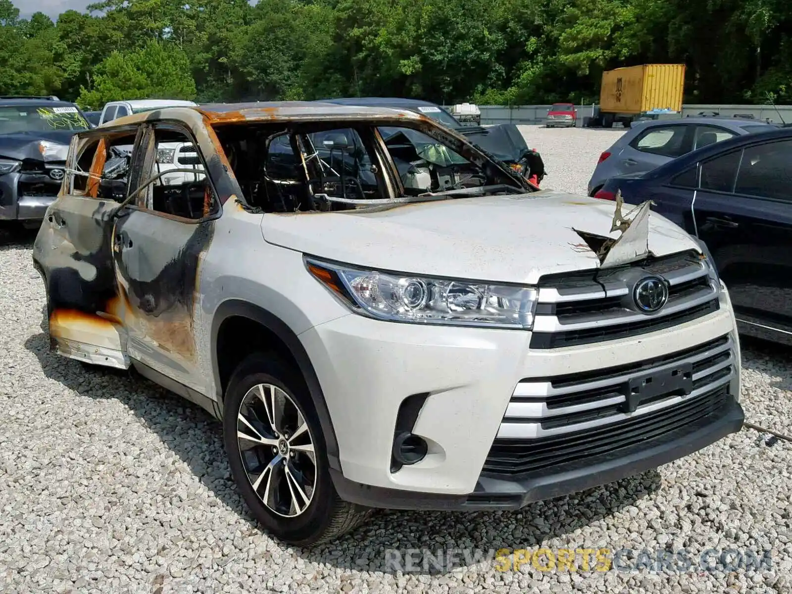 1 Photograph of a damaged car 5TDZARFH1KS042456 TOYOTA HIGHLANDER 2019